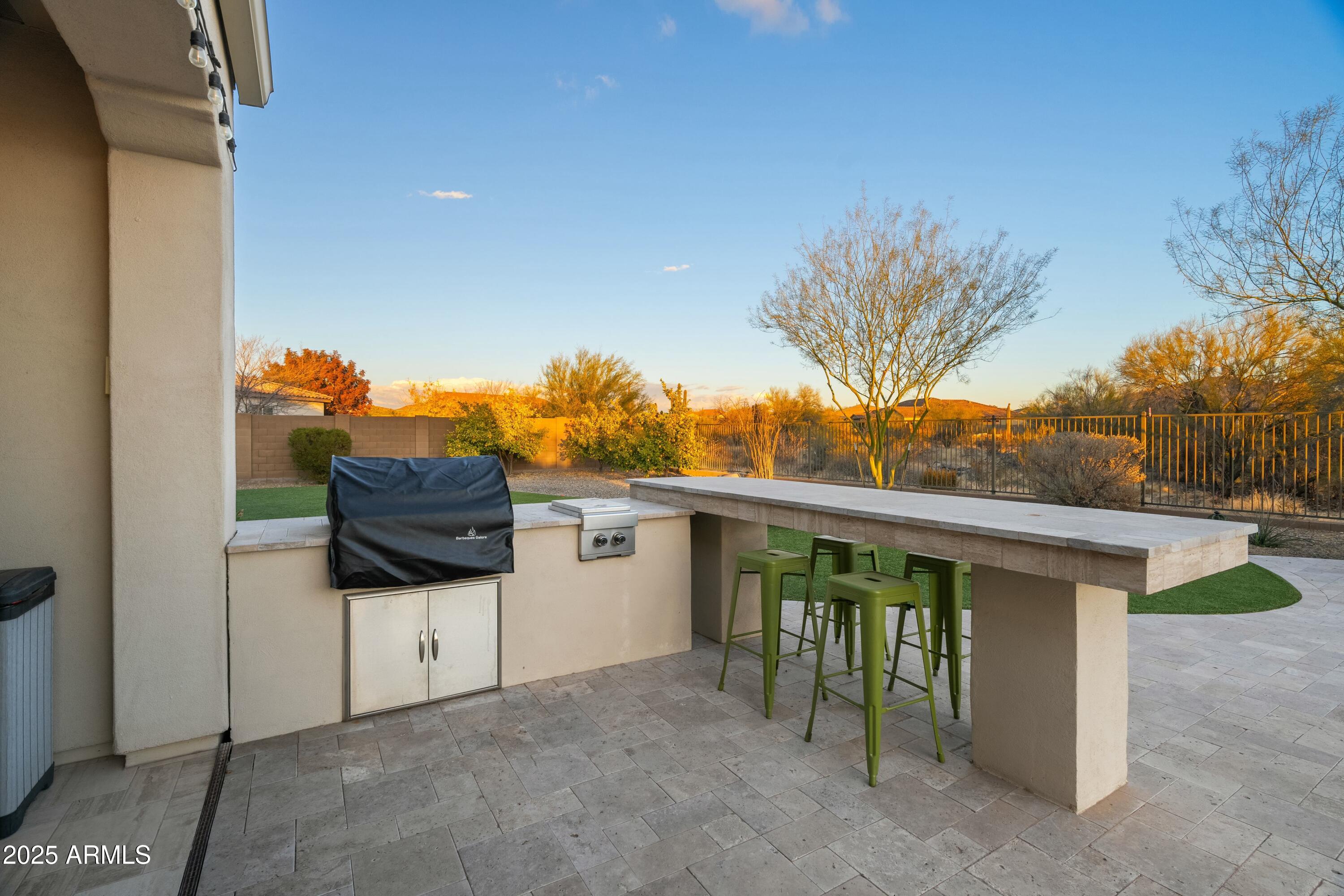 6015 E CALLE DE LAS ESTRELLAS --