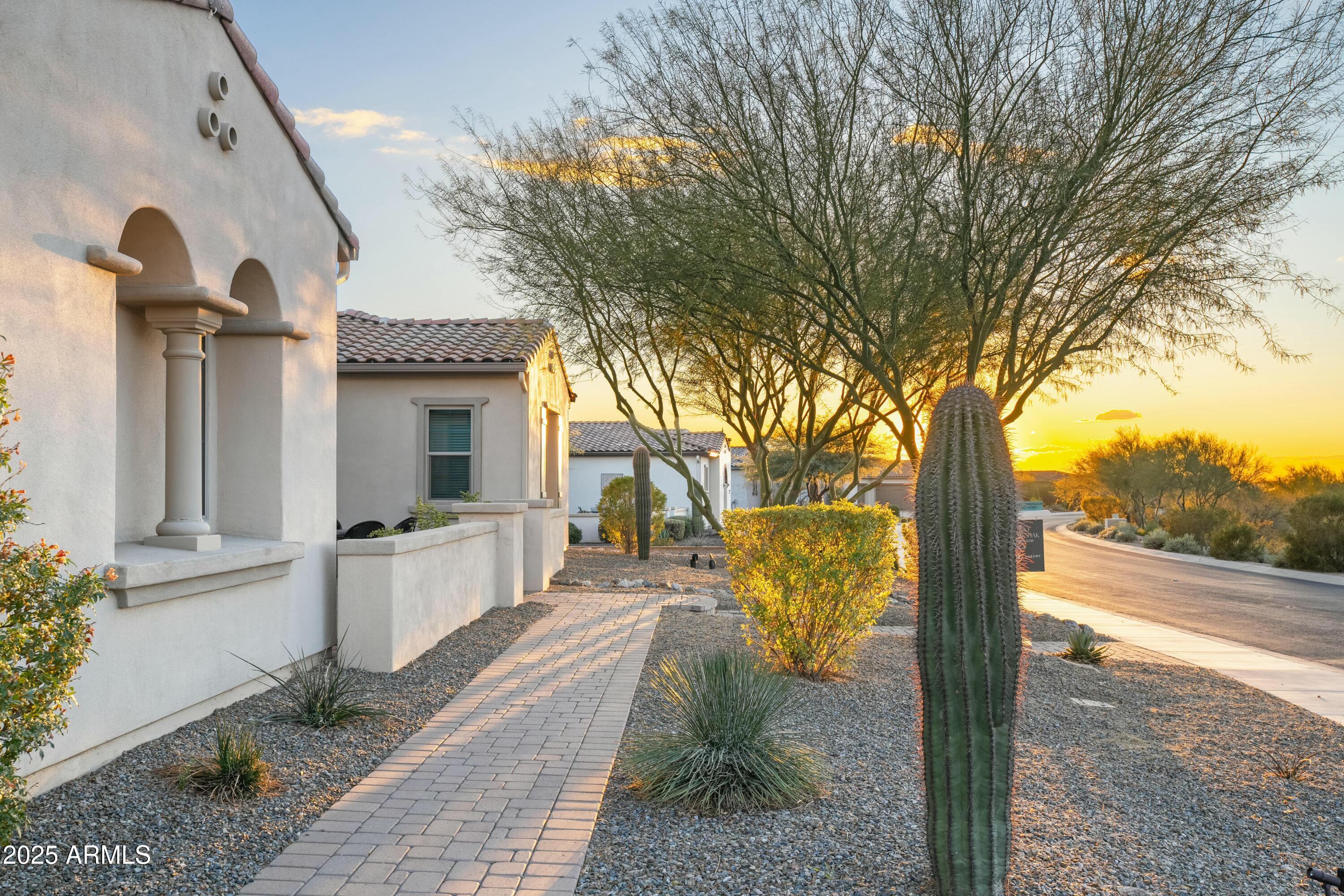 6015 E CALLE DE LAS ESTRELLAS --