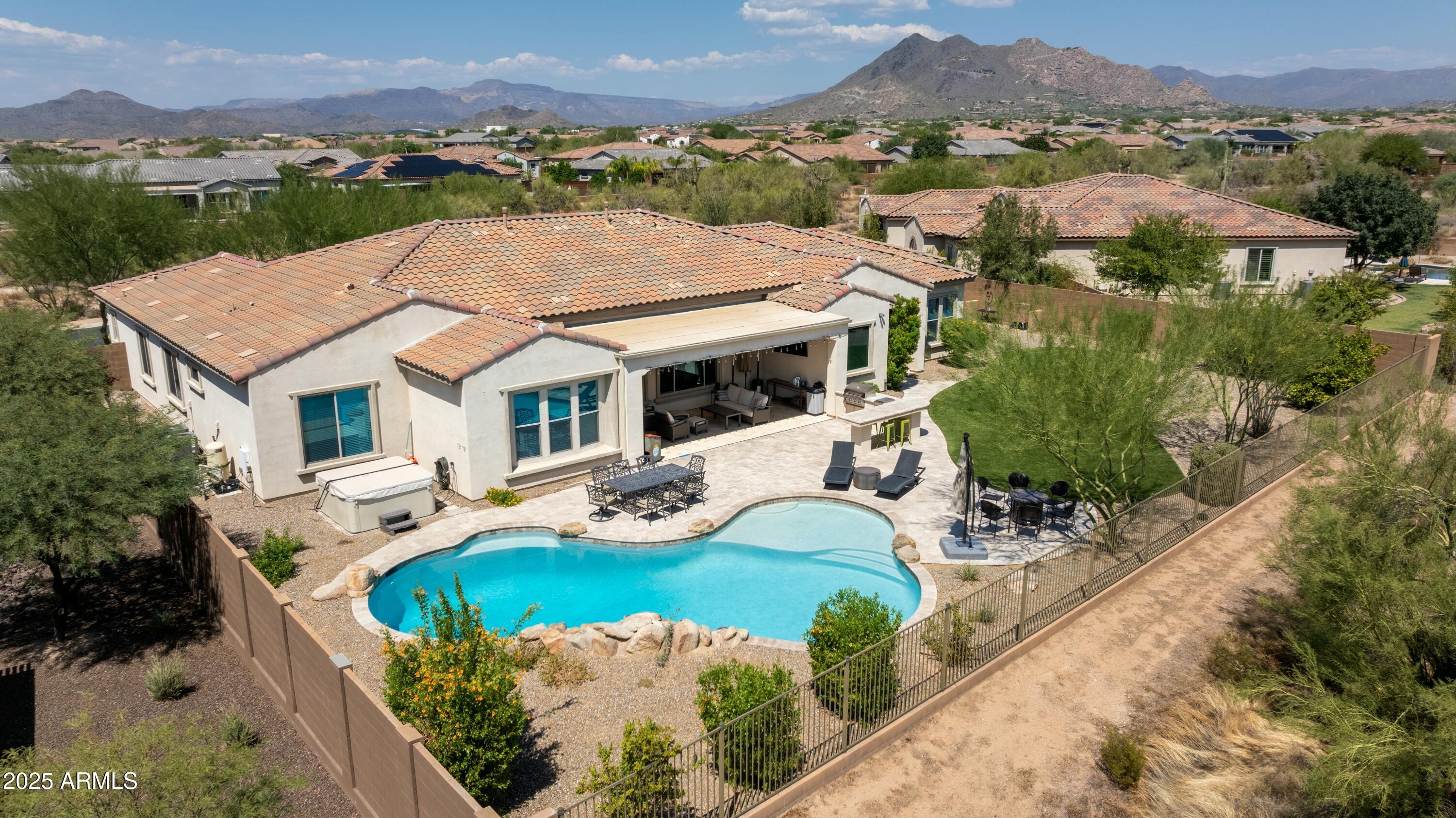 6015 E CALLE DE LAS ESTRELLAS --