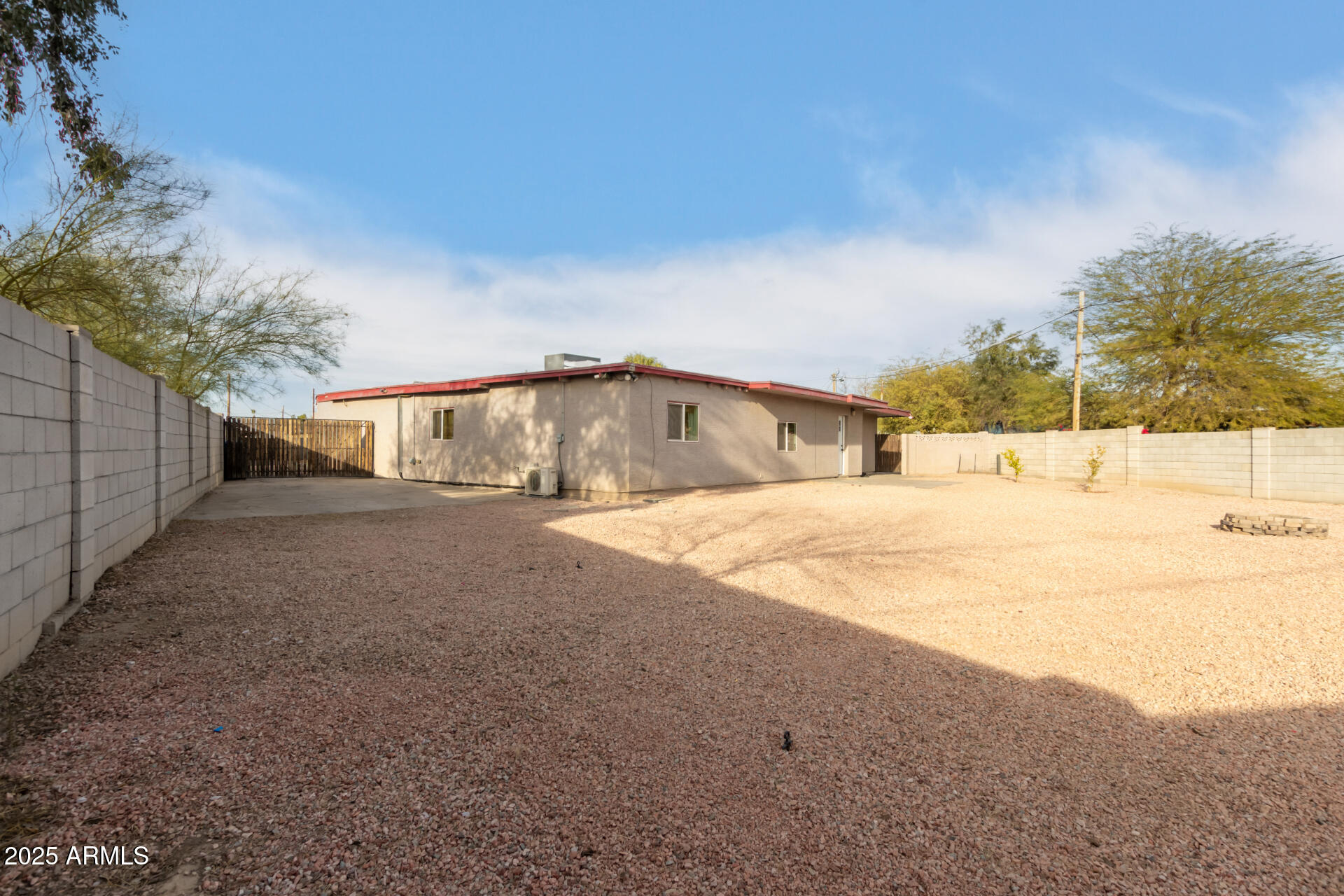 5715 W HEATHERBRAE Drive