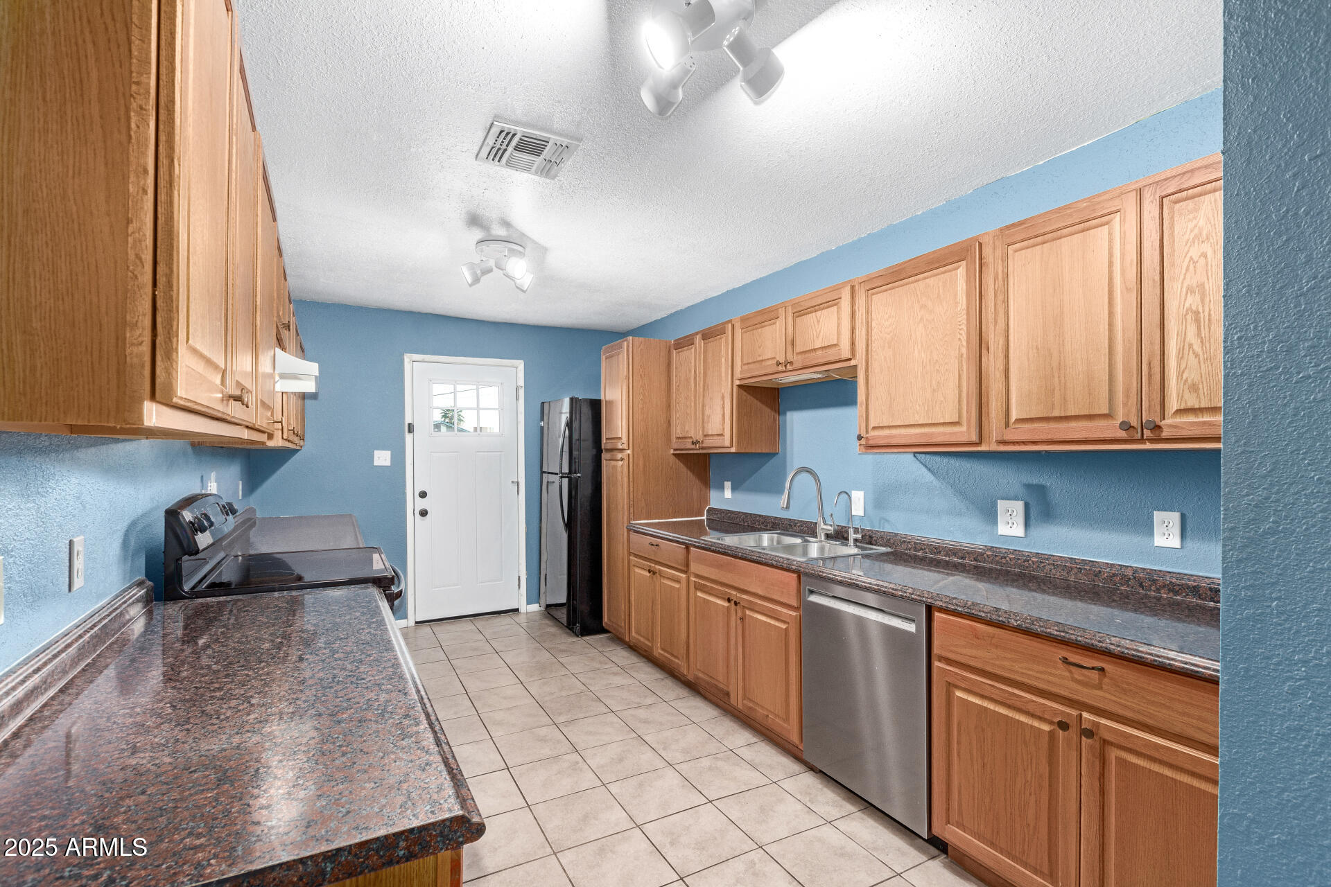 5715 W HEATHERBRAE Drive