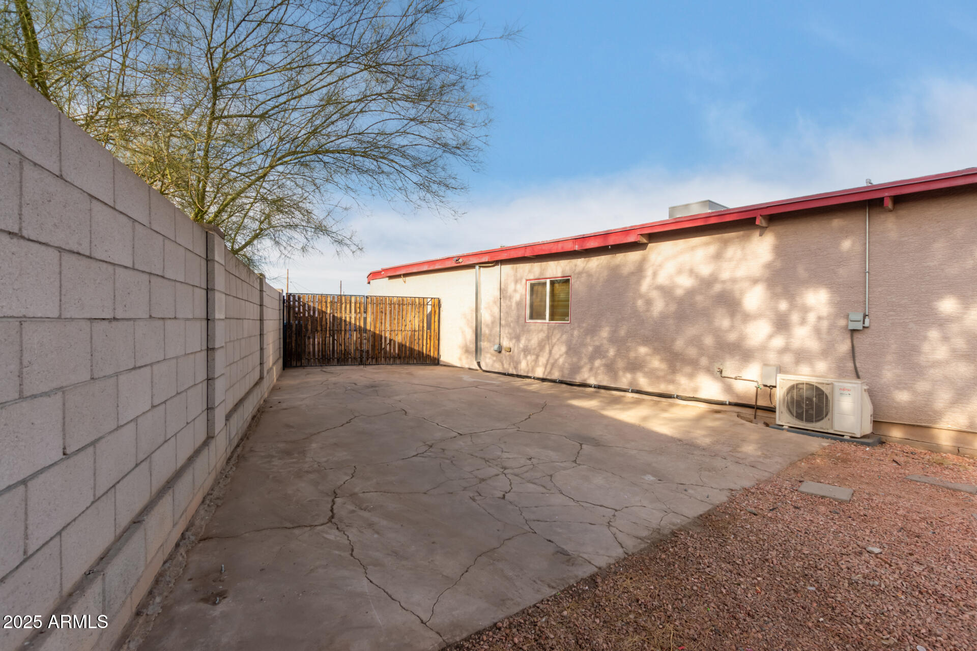 5715 W HEATHERBRAE Drive