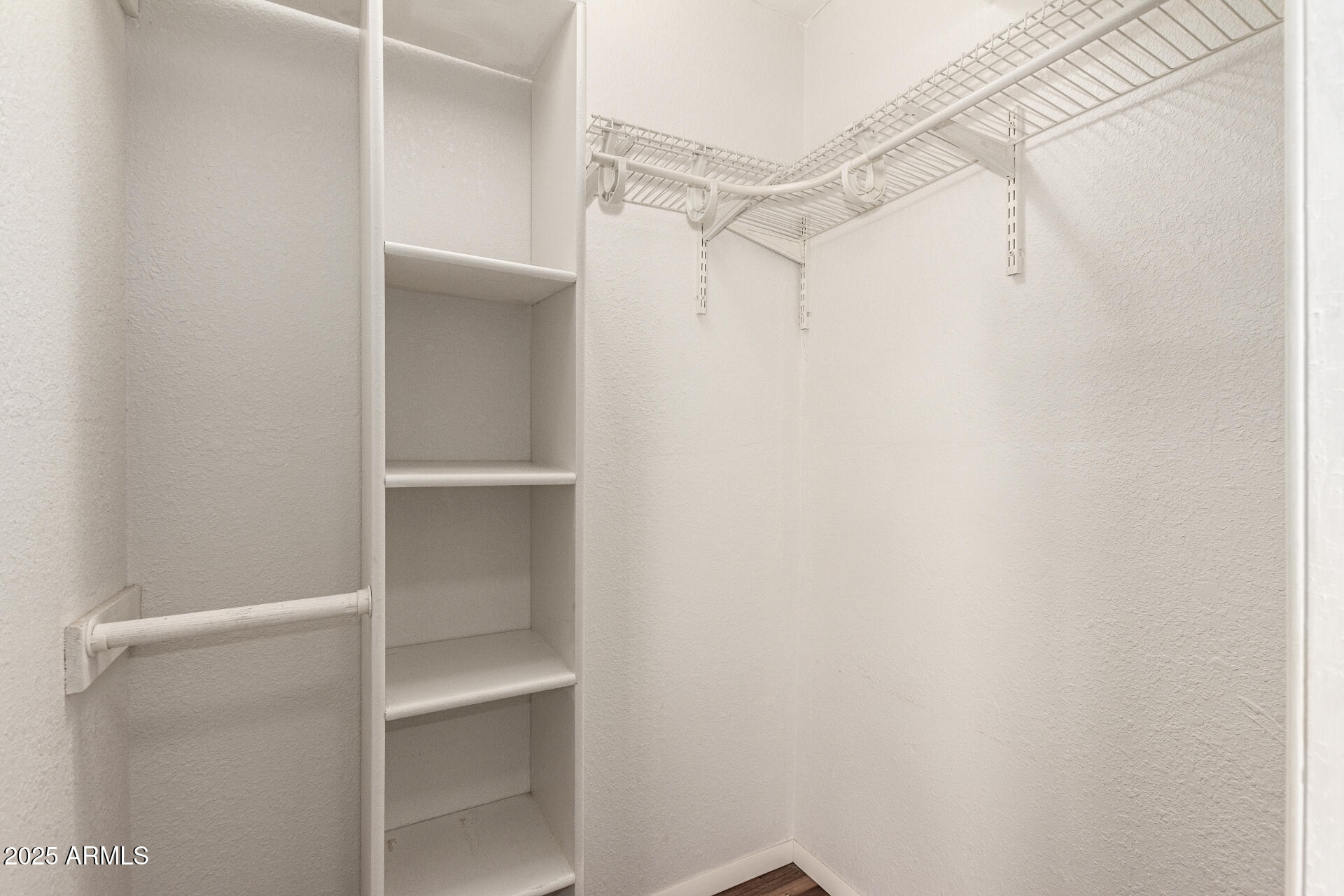 5715 W HEATHERBRAE Drive