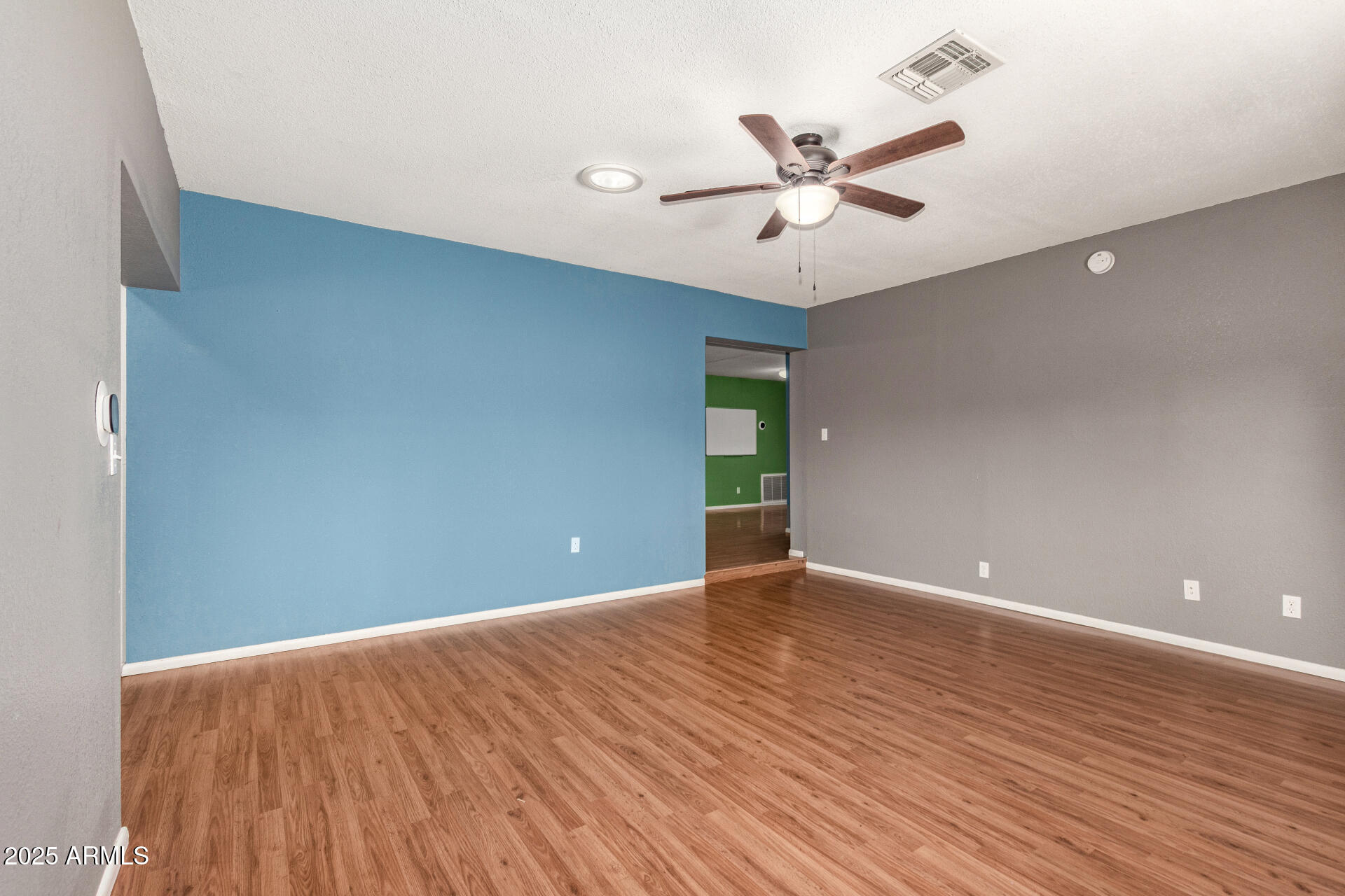 5715 W HEATHERBRAE Drive