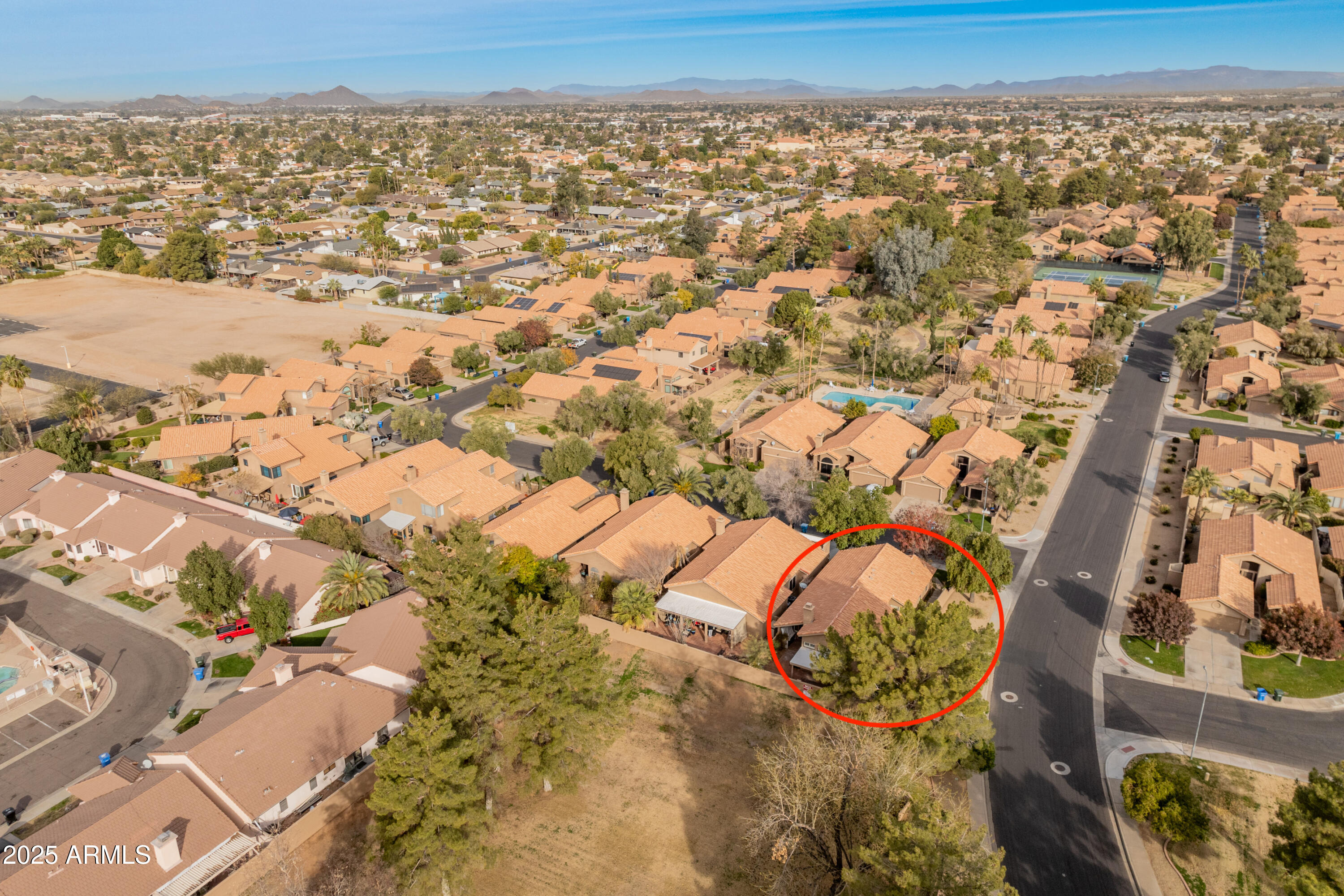 5025 E WALTANN Lane