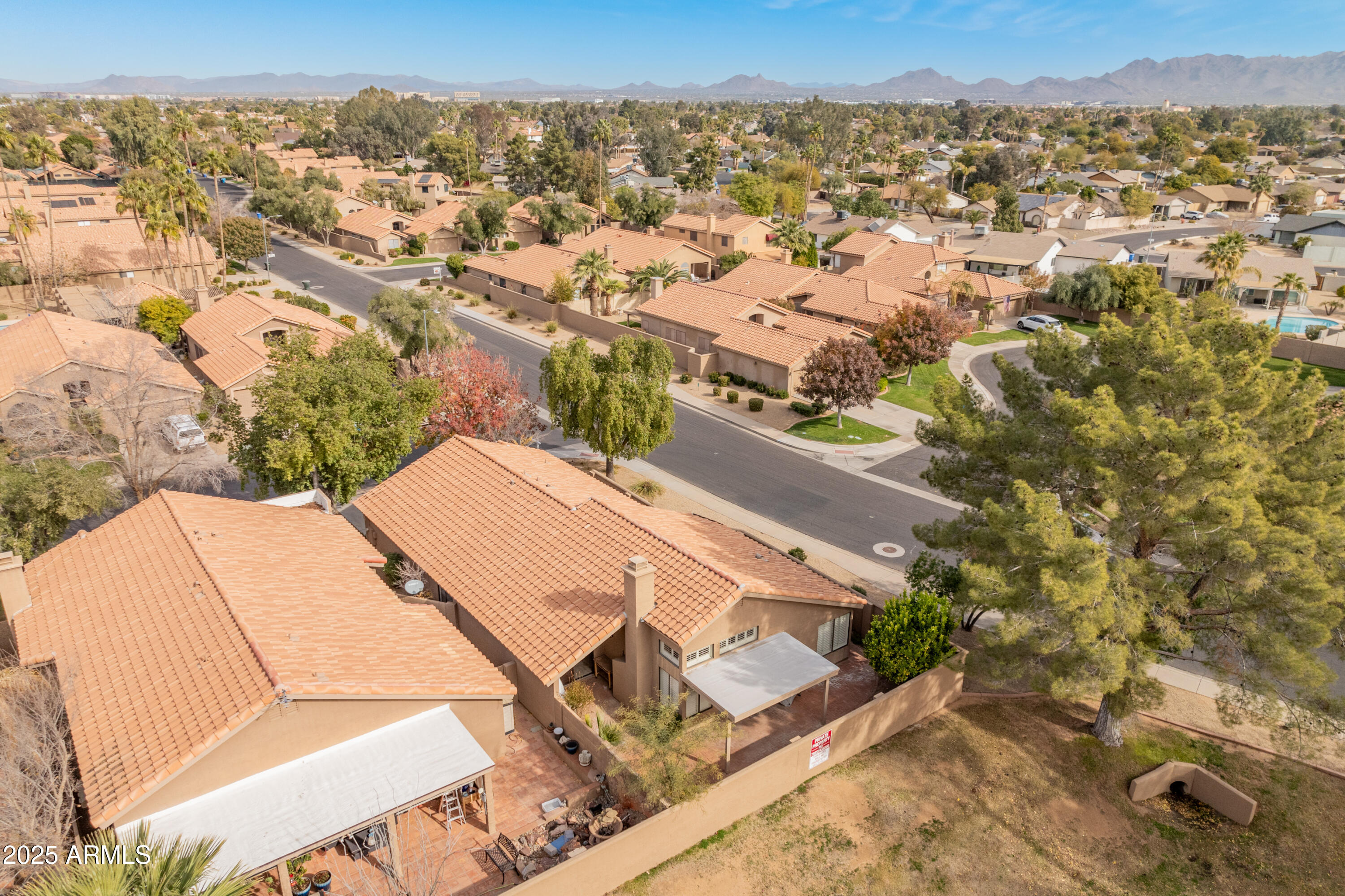 5025 E WALTANN Lane