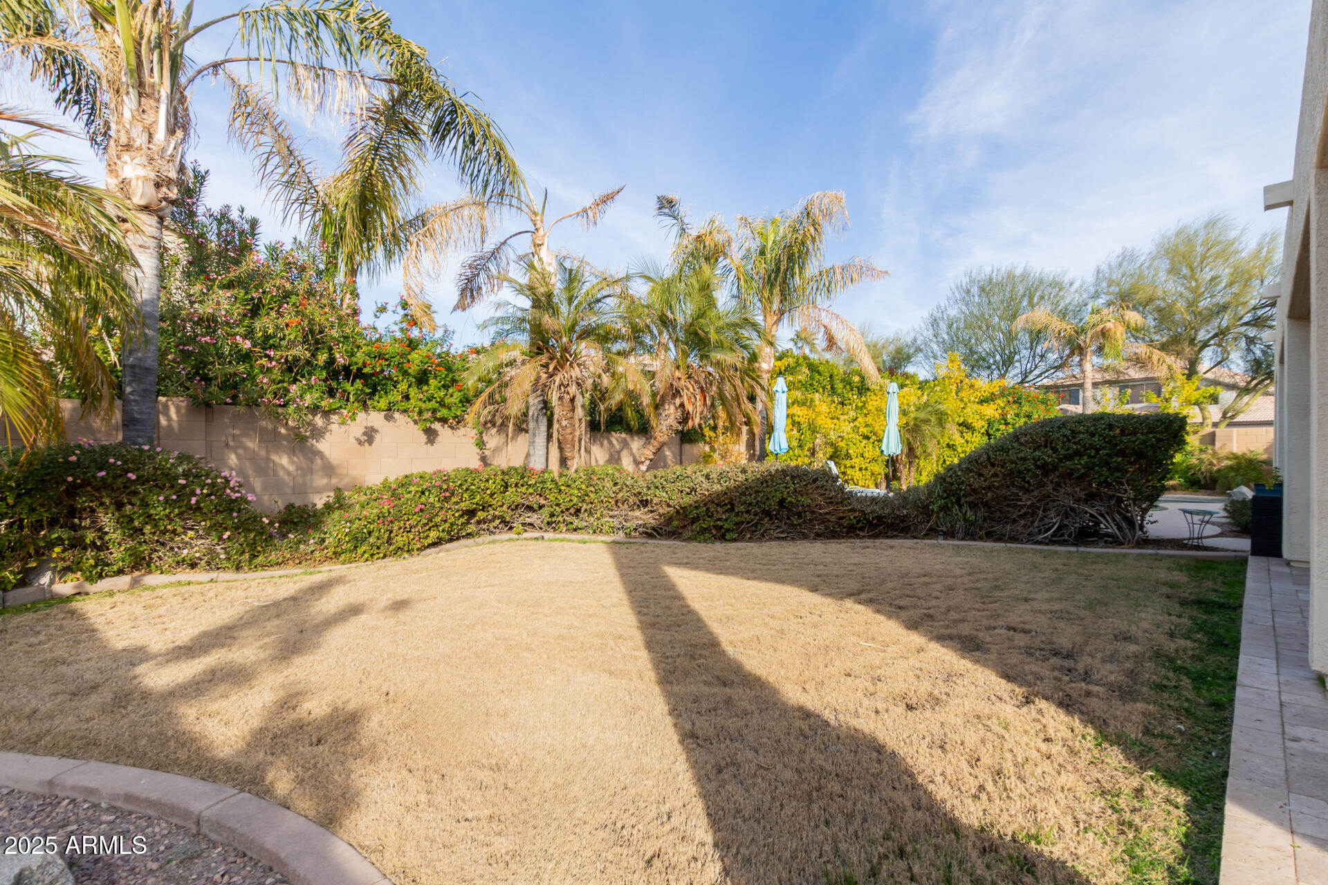 1720 E REDWOOD Place