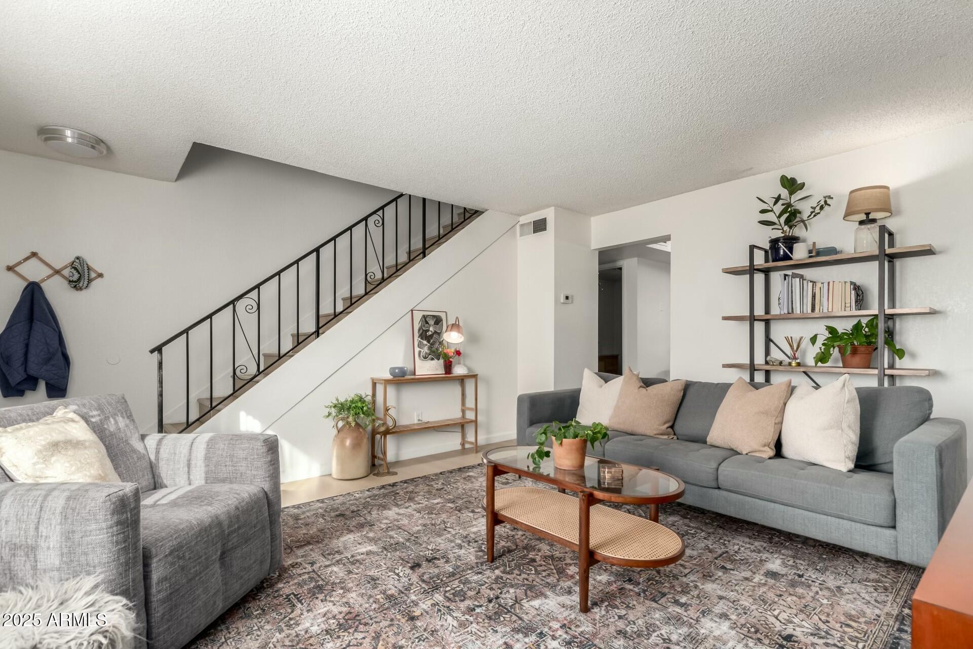 1531 W COLTER Street # 10