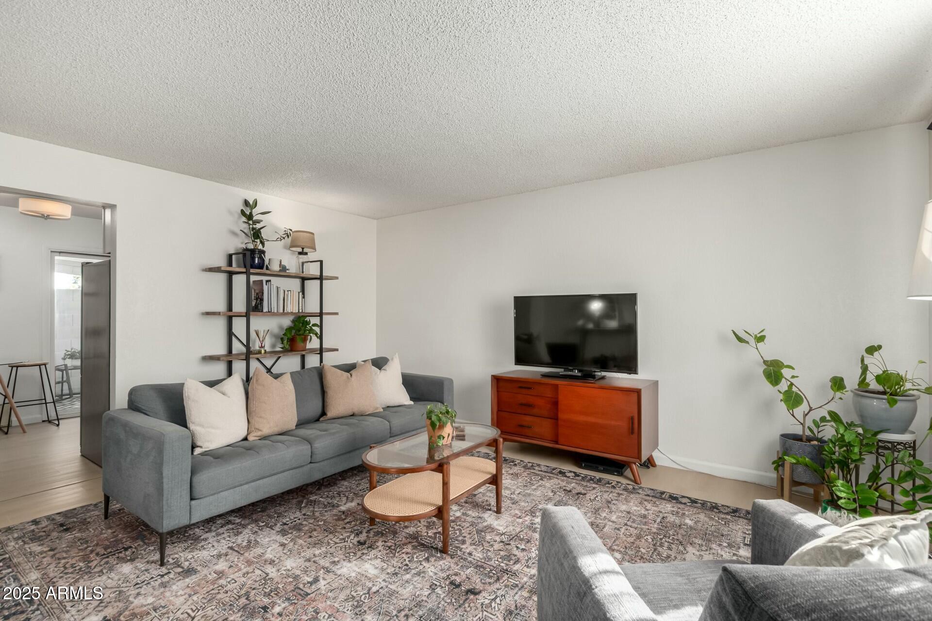1531 W COLTER Street # 10