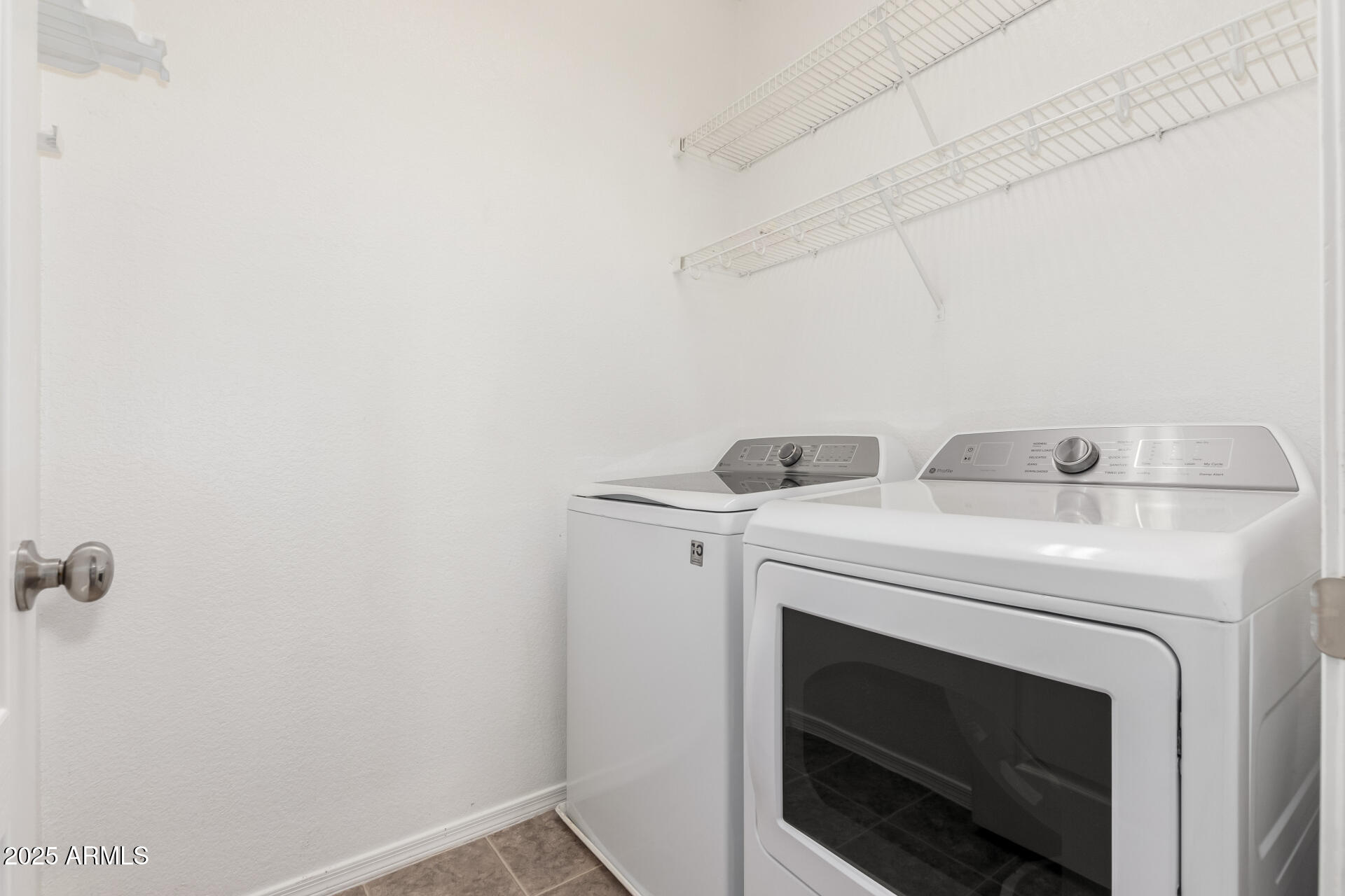 5331 E HOLMES Avenue