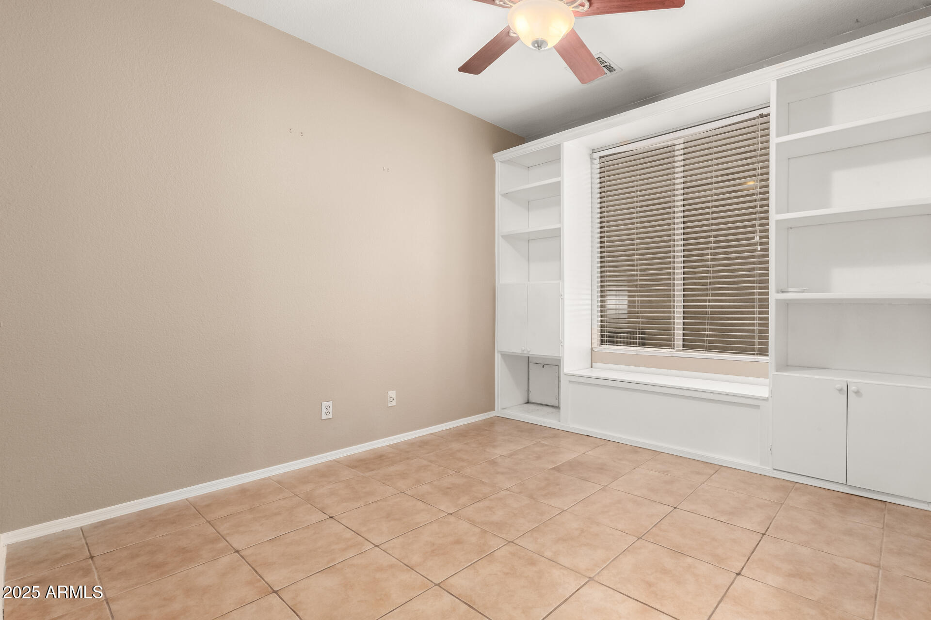 5331 E HOLMES Avenue