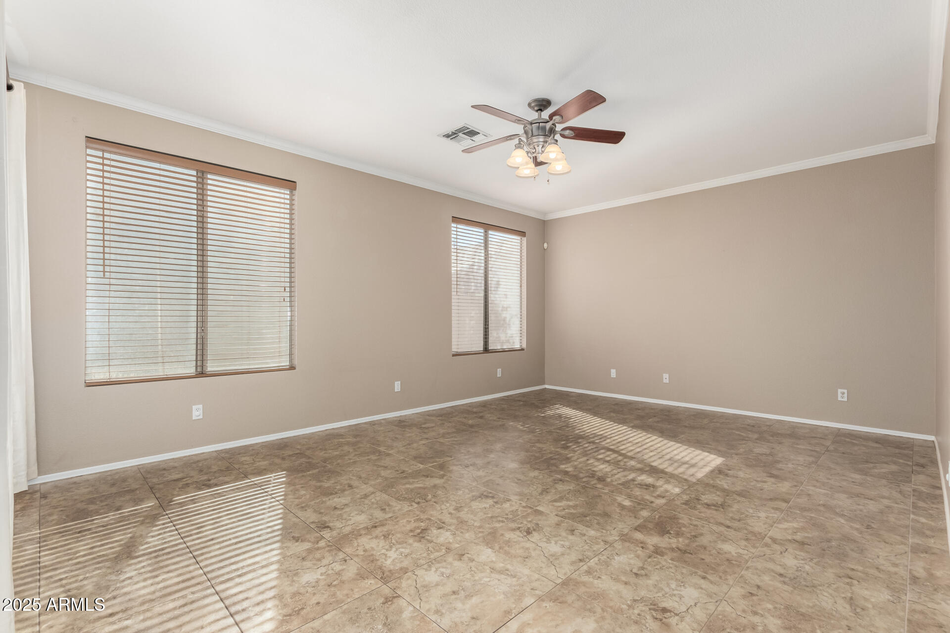 5331 E HOLMES Avenue