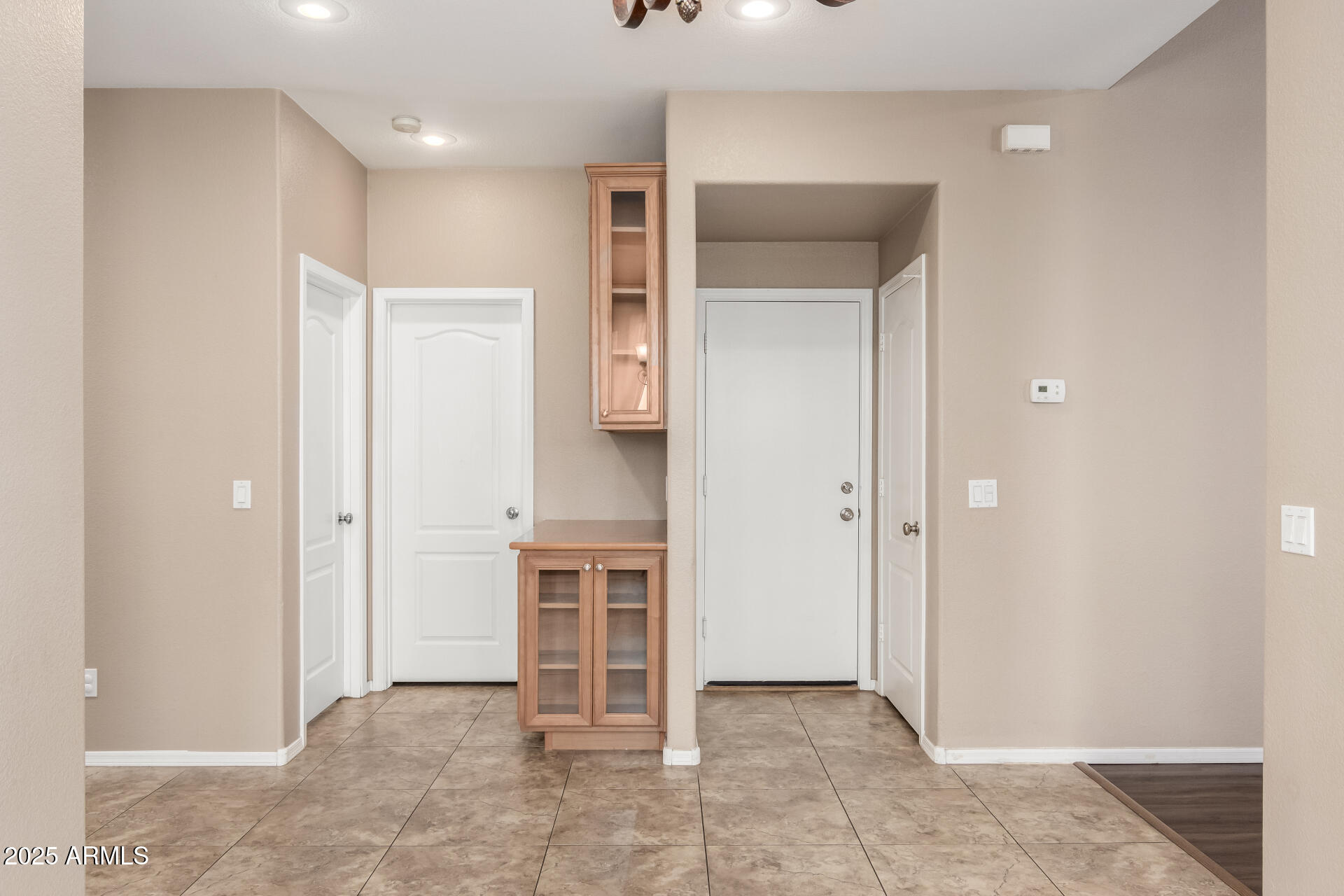 5331 E HOLMES Avenue