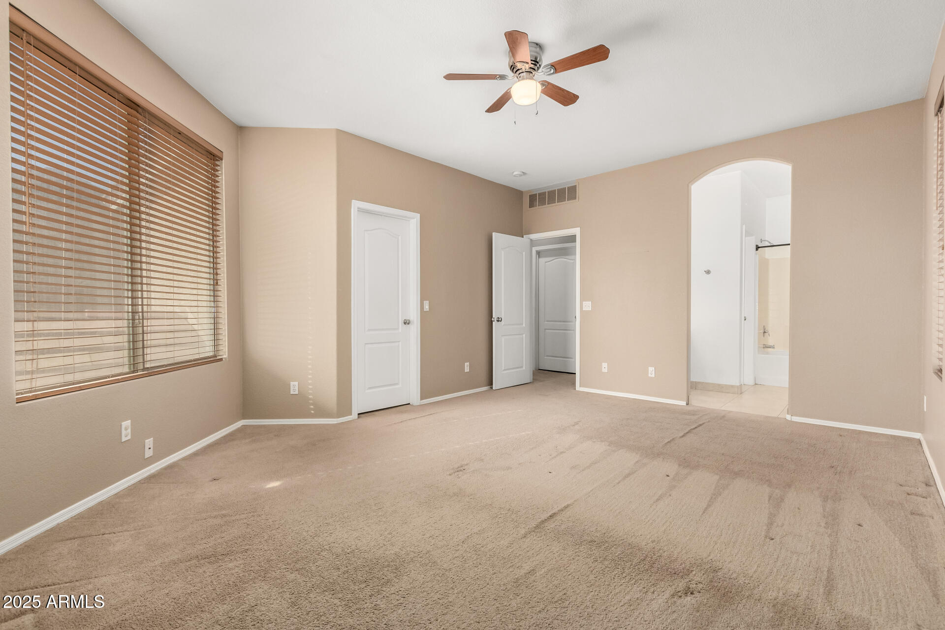 5331 E HOLMES Avenue