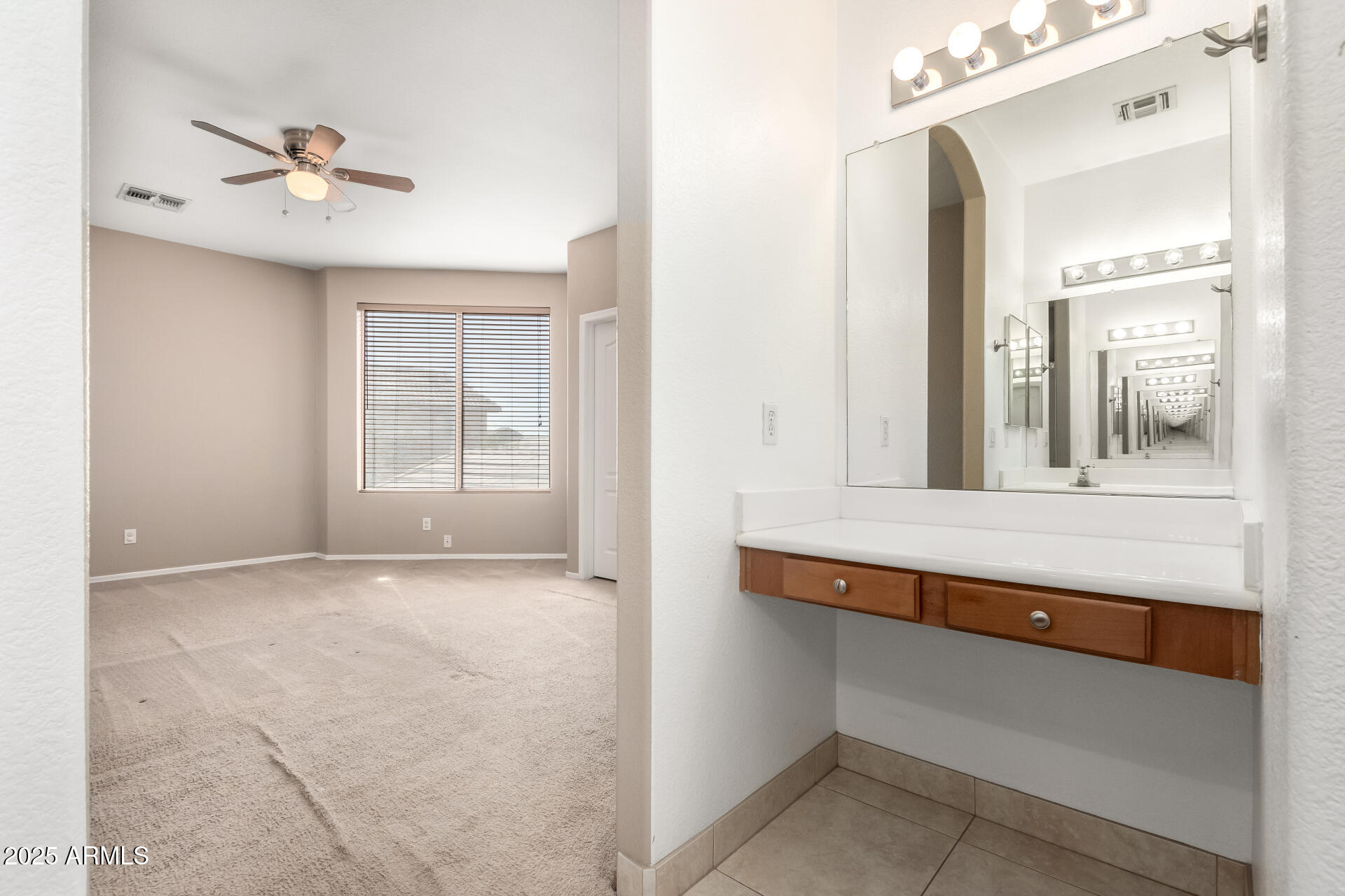 5331 E HOLMES Avenue