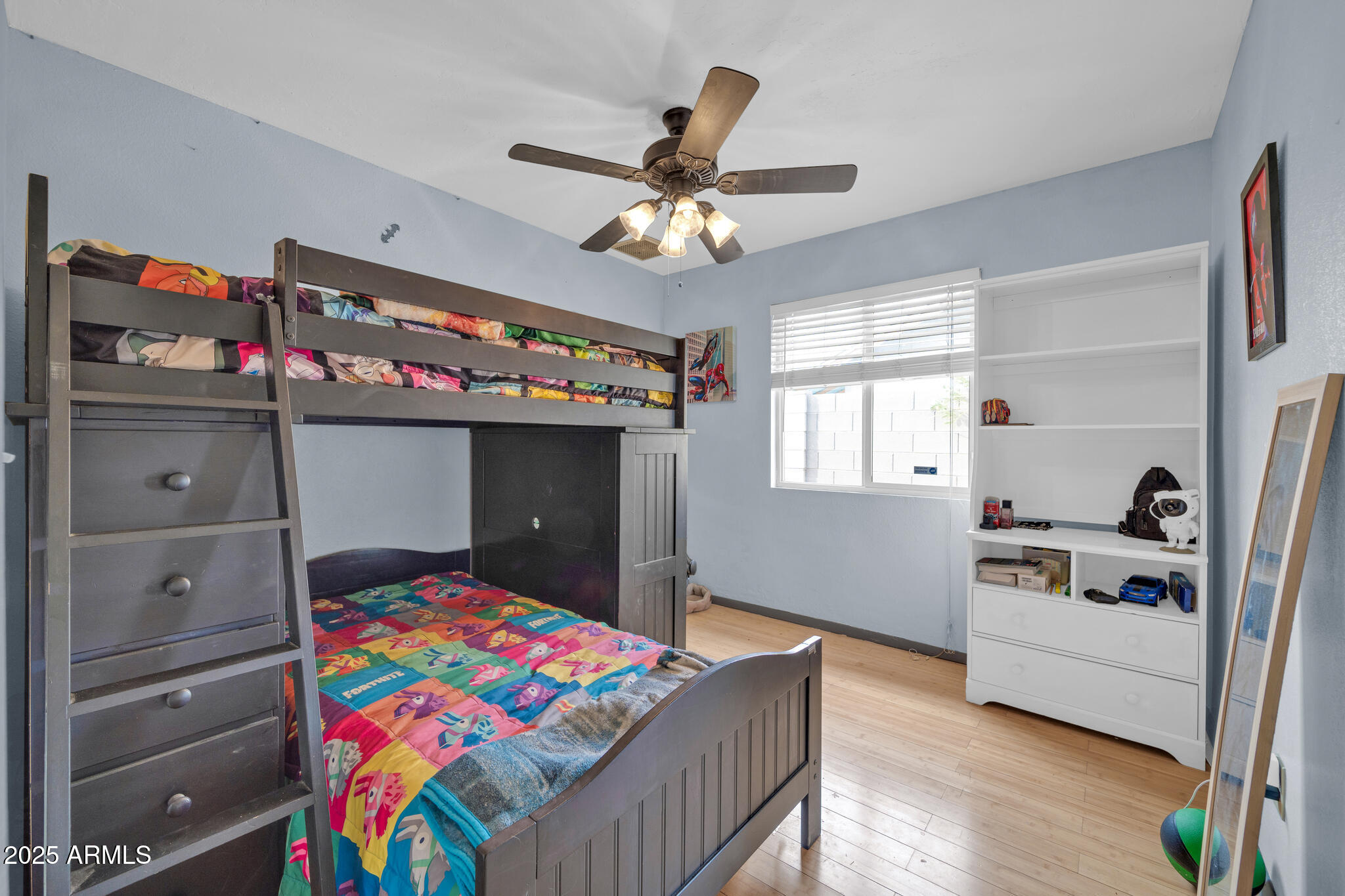 7337 W CLAREMONT Street