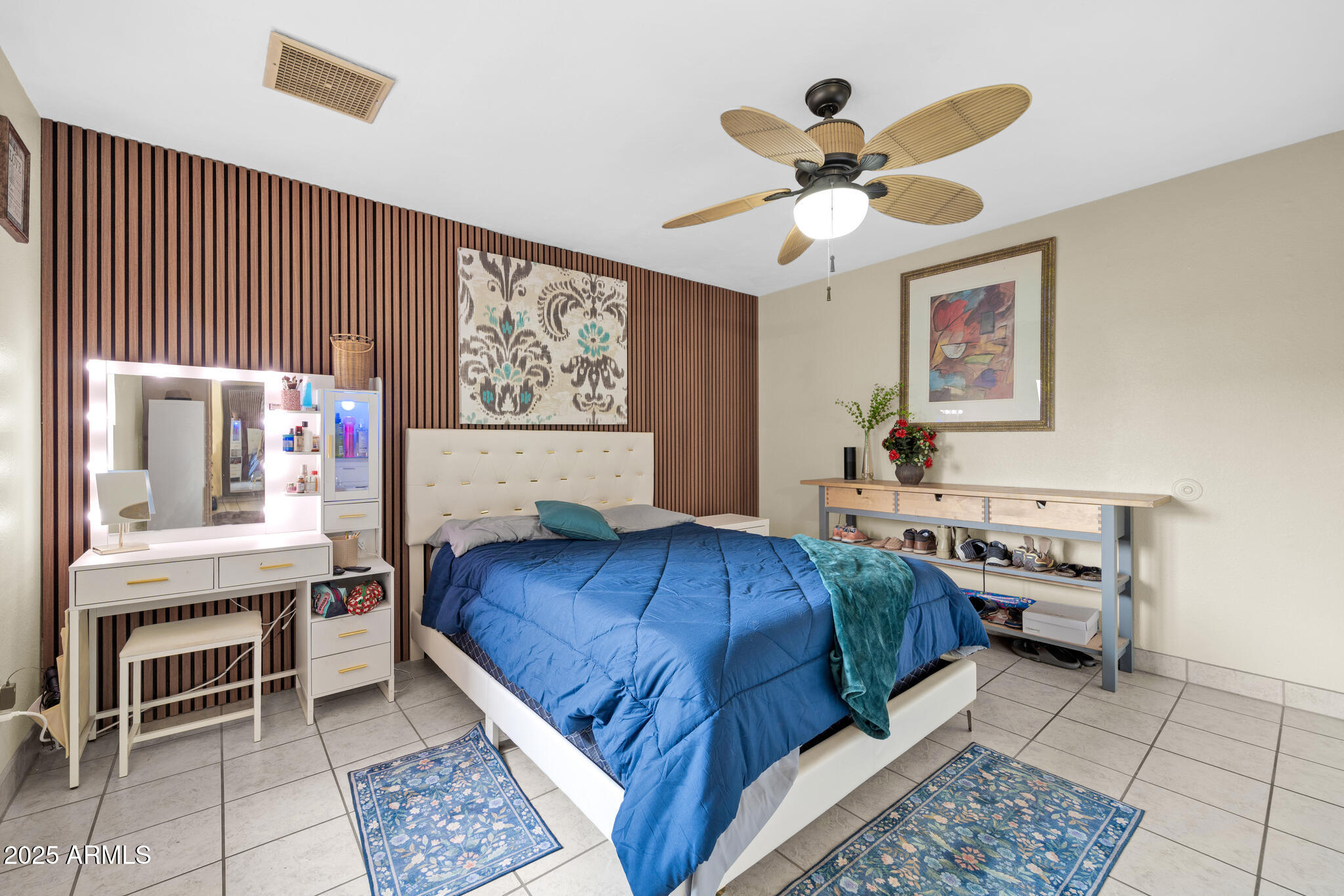 7337 W CLAREMONT Street