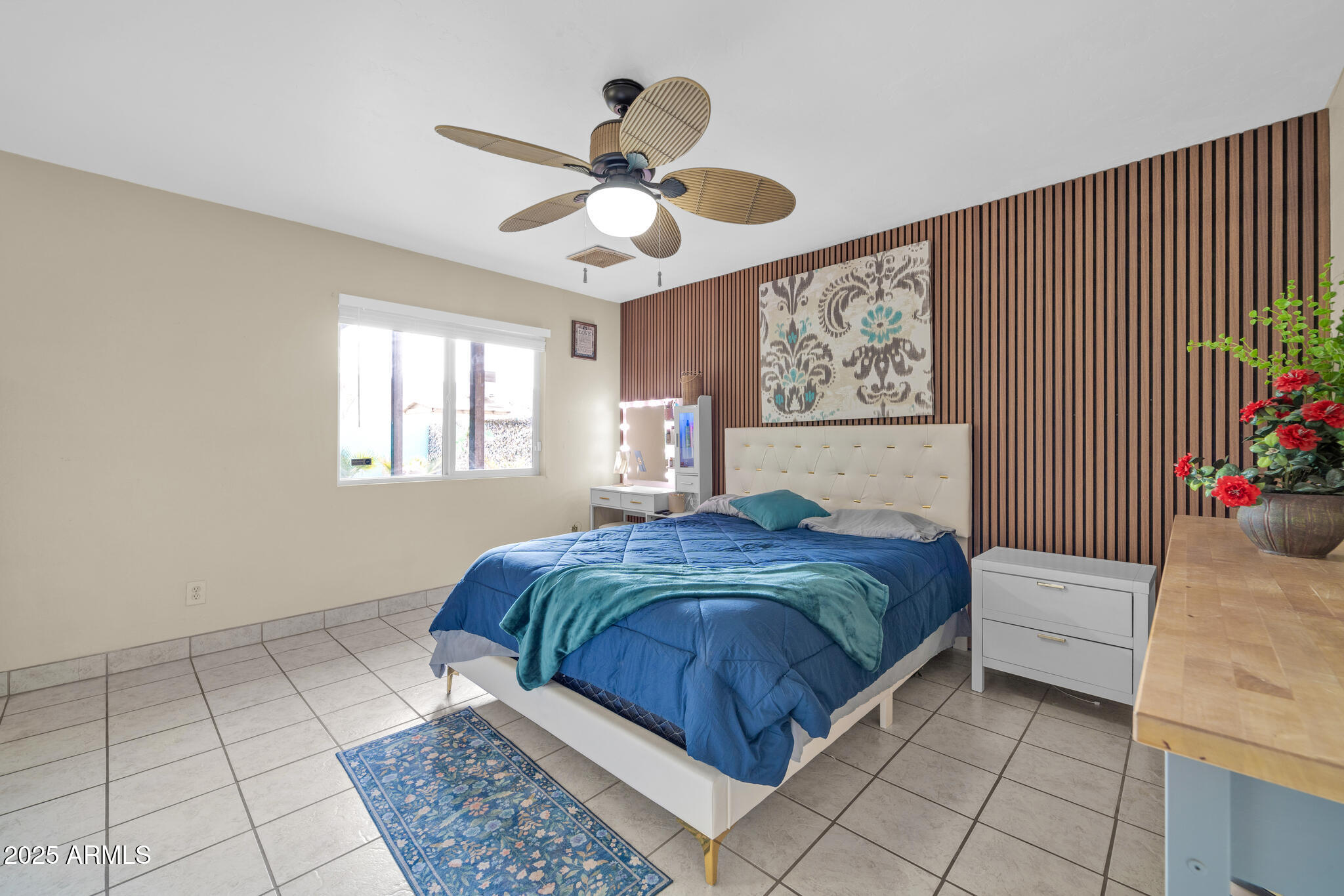 7337 W CLAREMONT Street