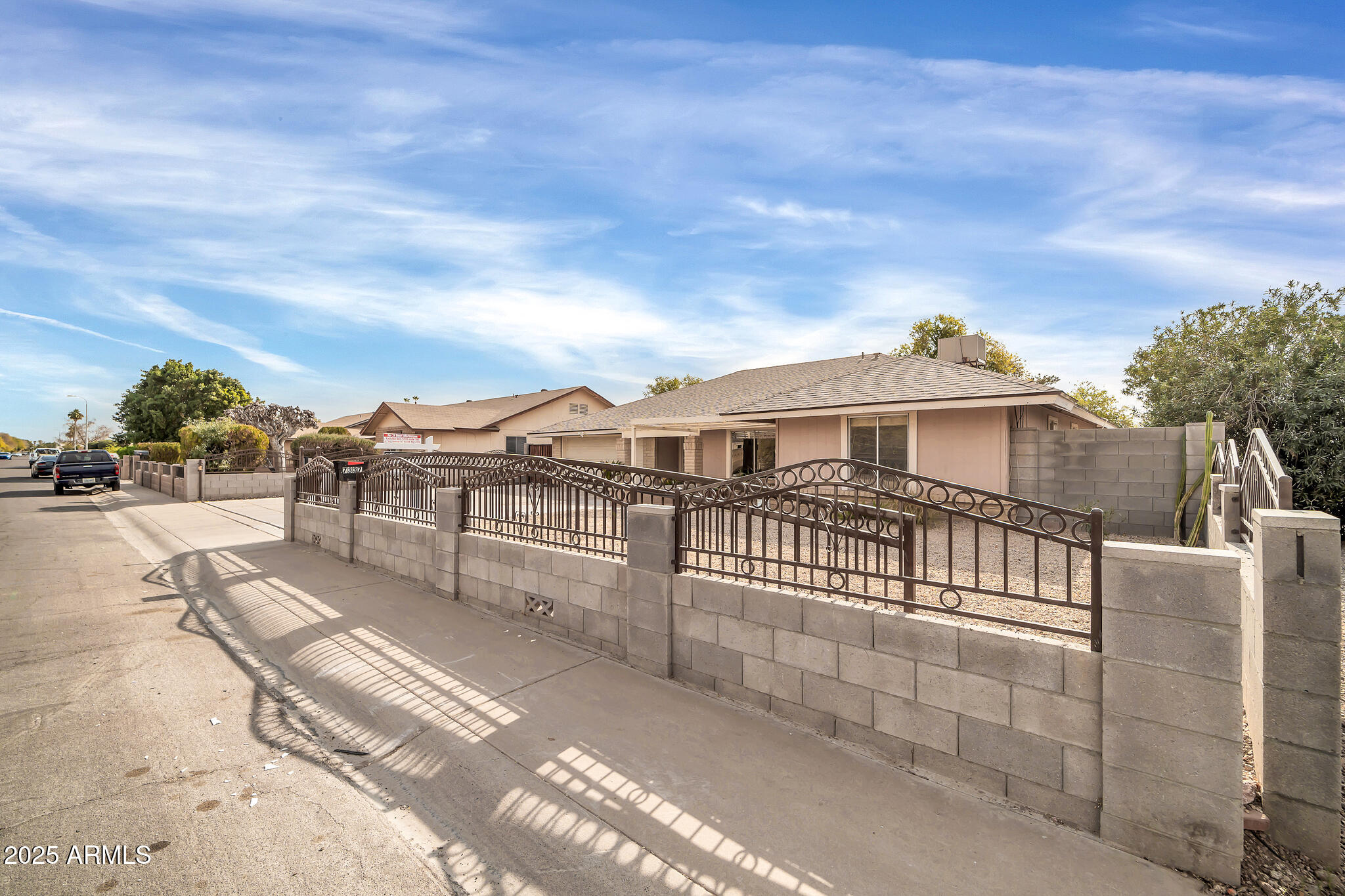 7337 W CLAREMONT Street