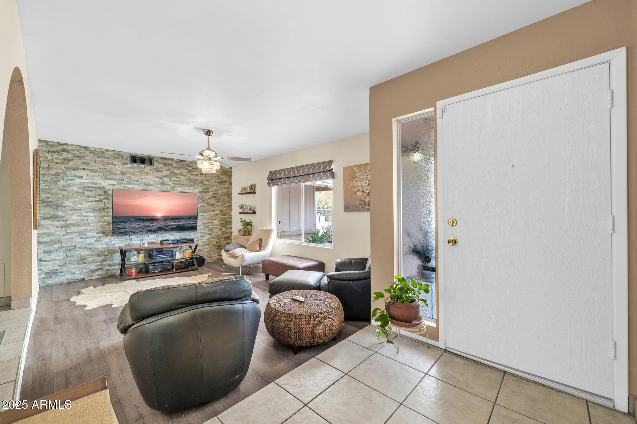 7337 W CLAREMONT Street