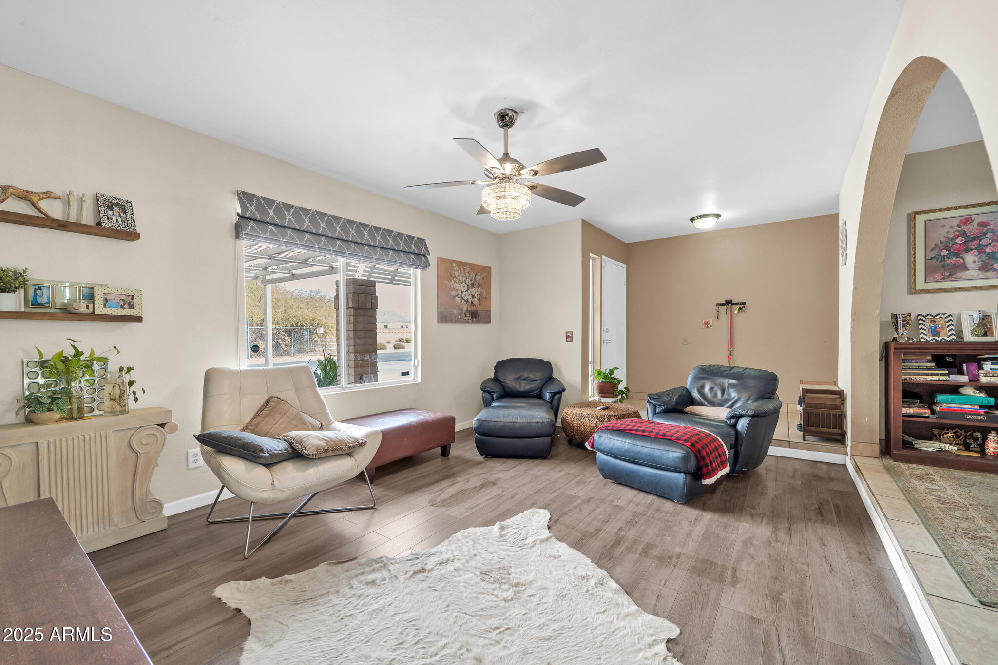 7337 W CLAREMONT Street