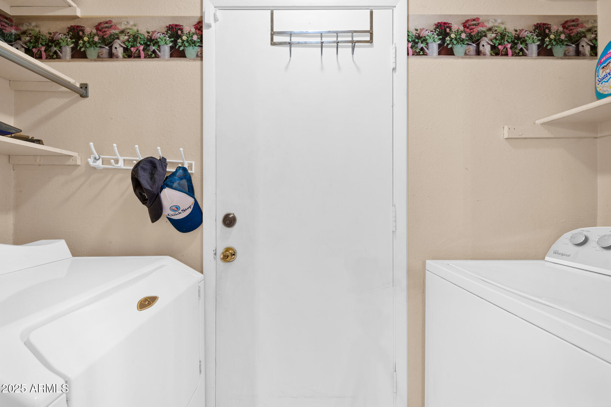 7337 W CLAREMONT Street