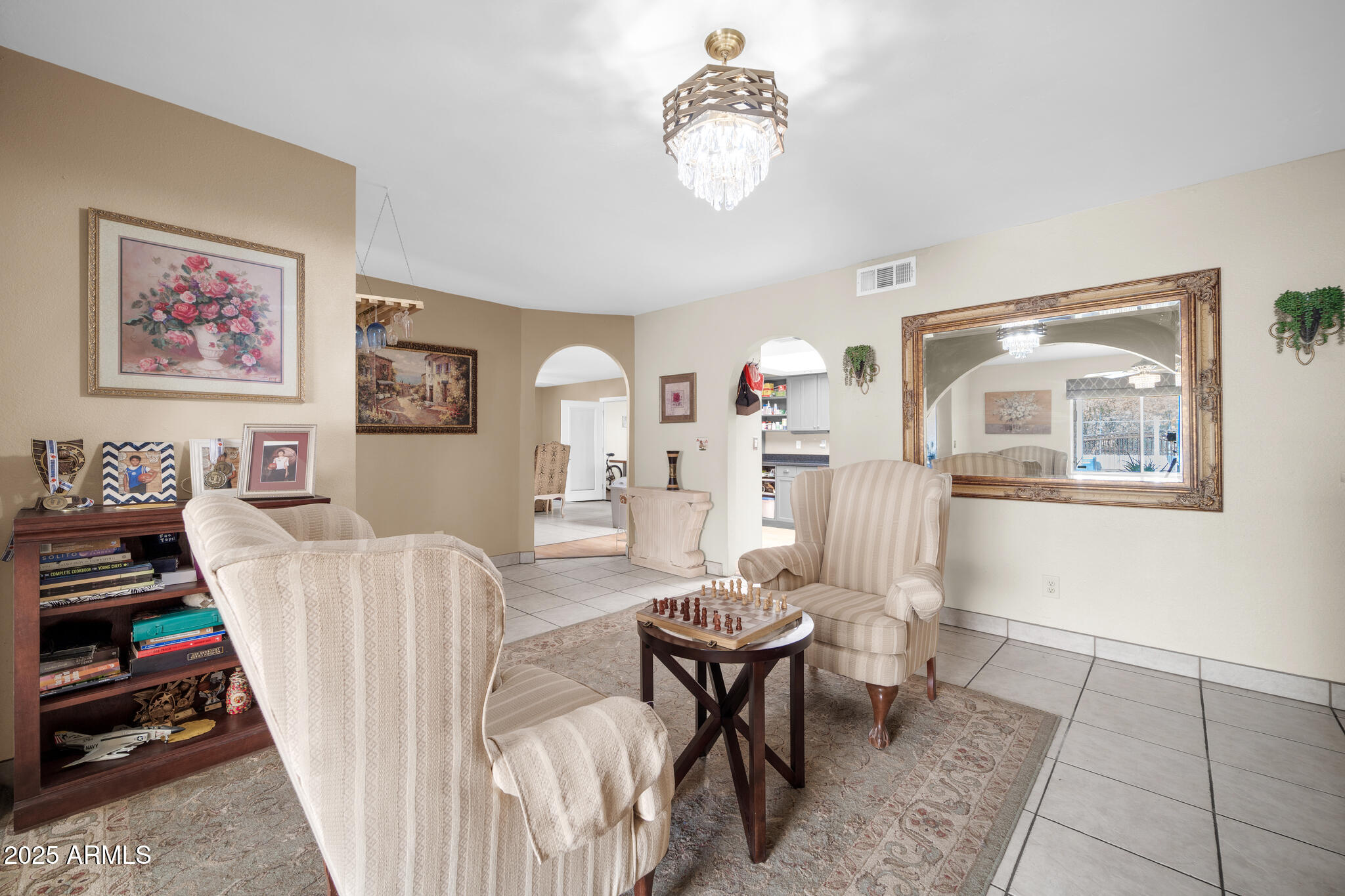 7337 W CLAREMONT Street