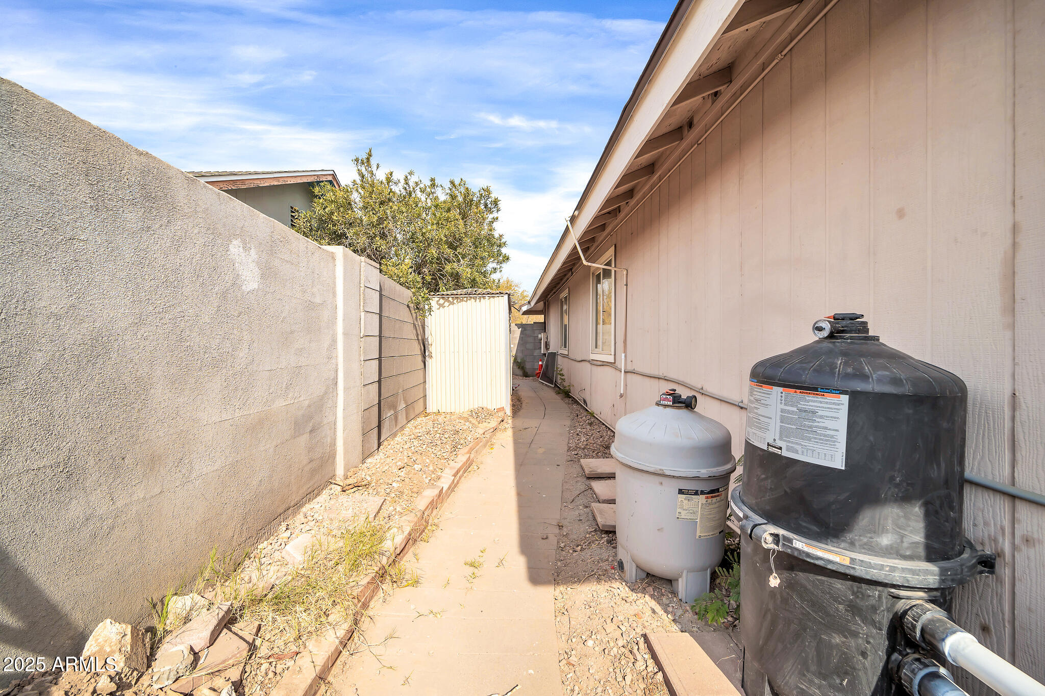 7337 W CLAREMONT Street