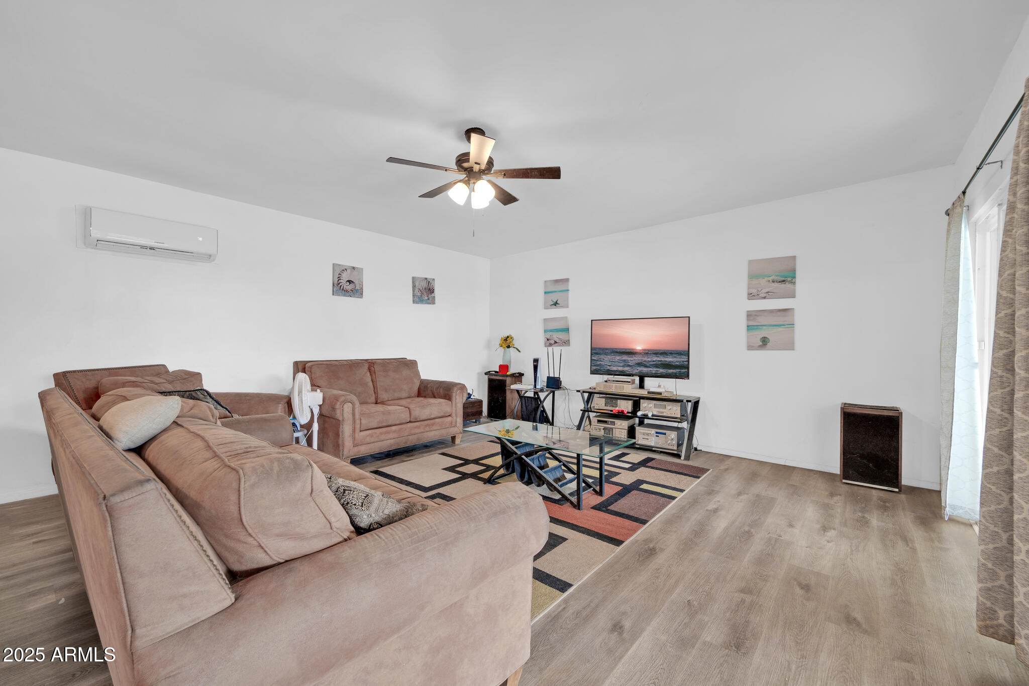 7337 W CLAREMONT Street