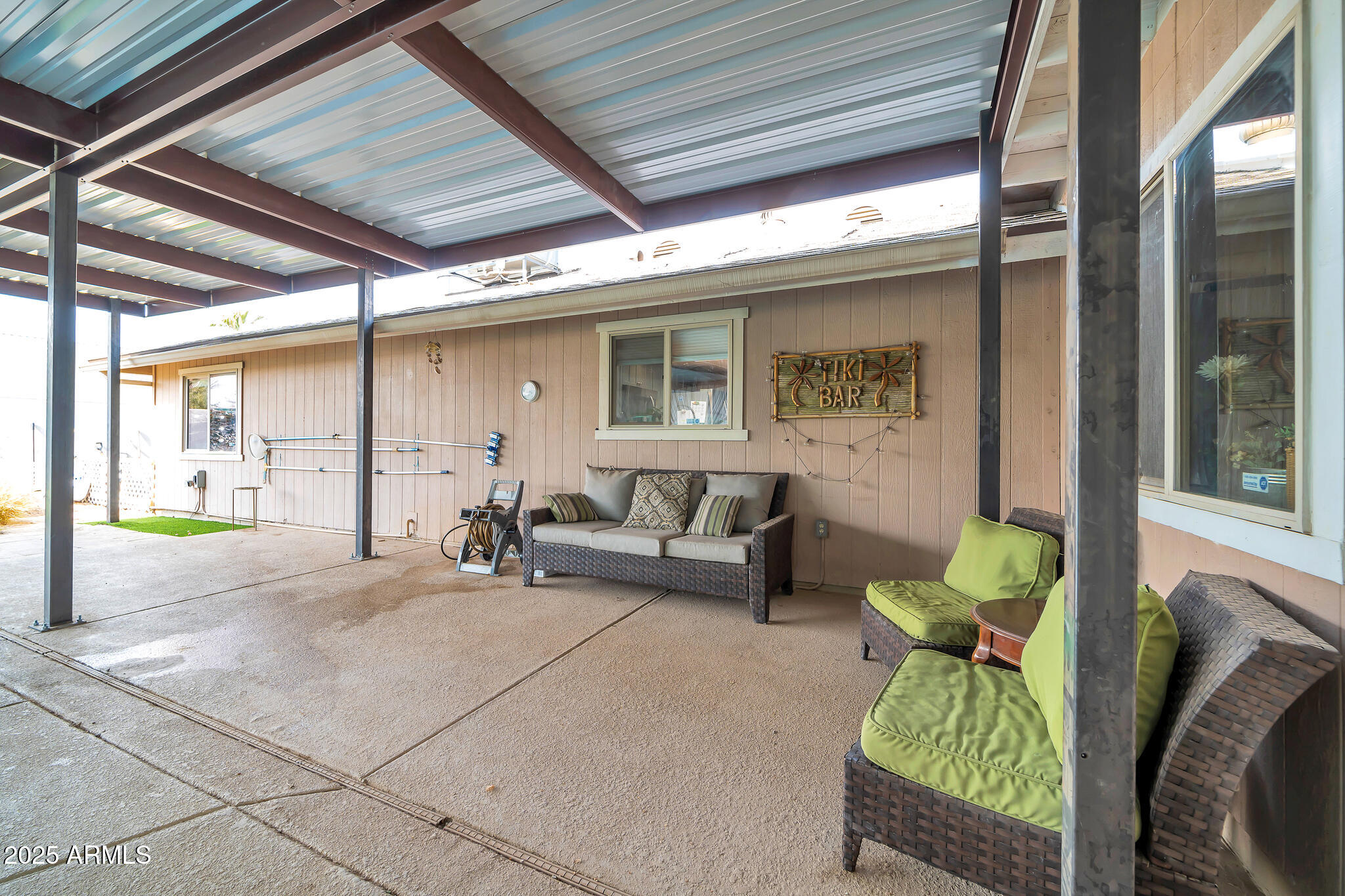 7337 W CLAREMONT Street