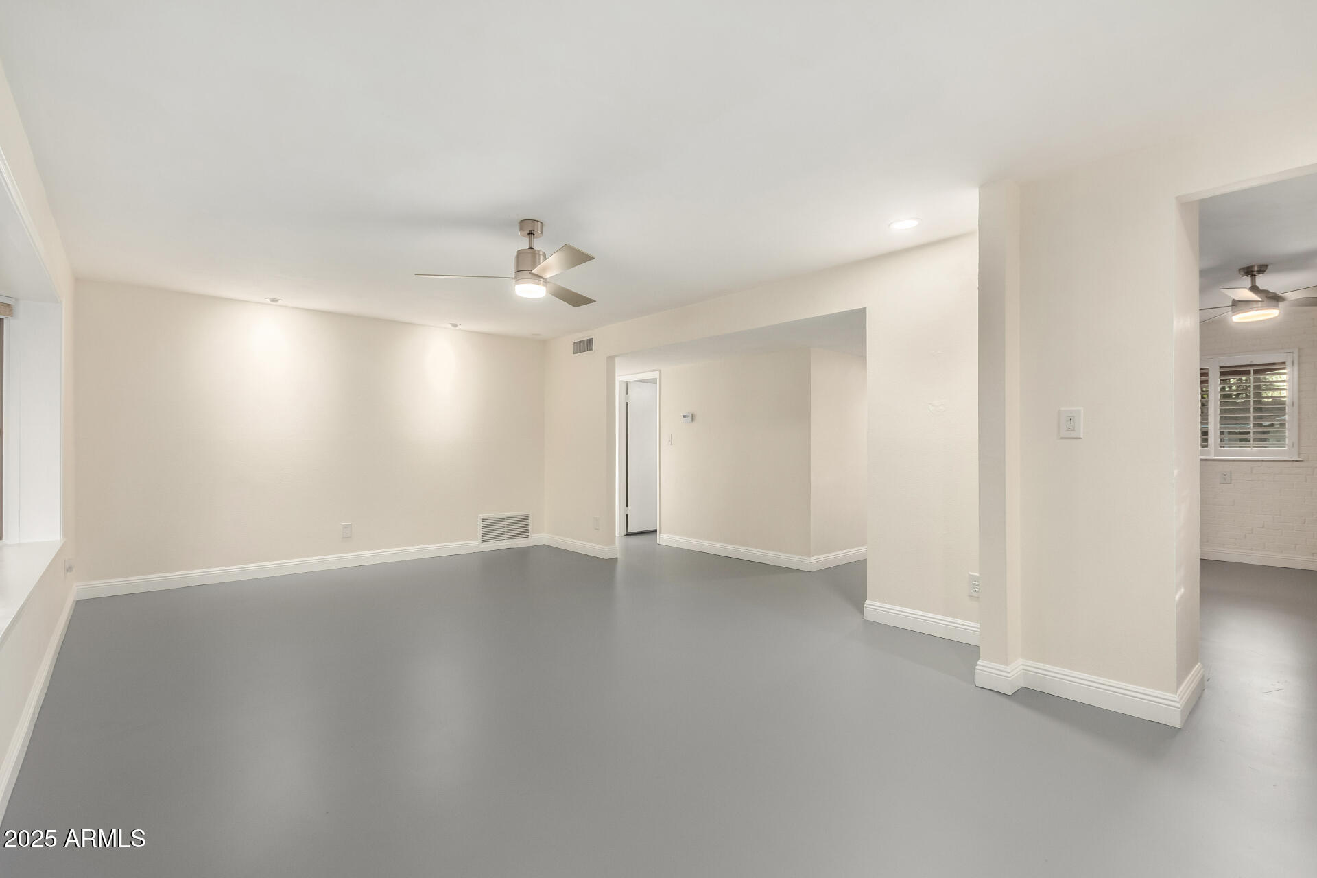 2607 N 74TH Place