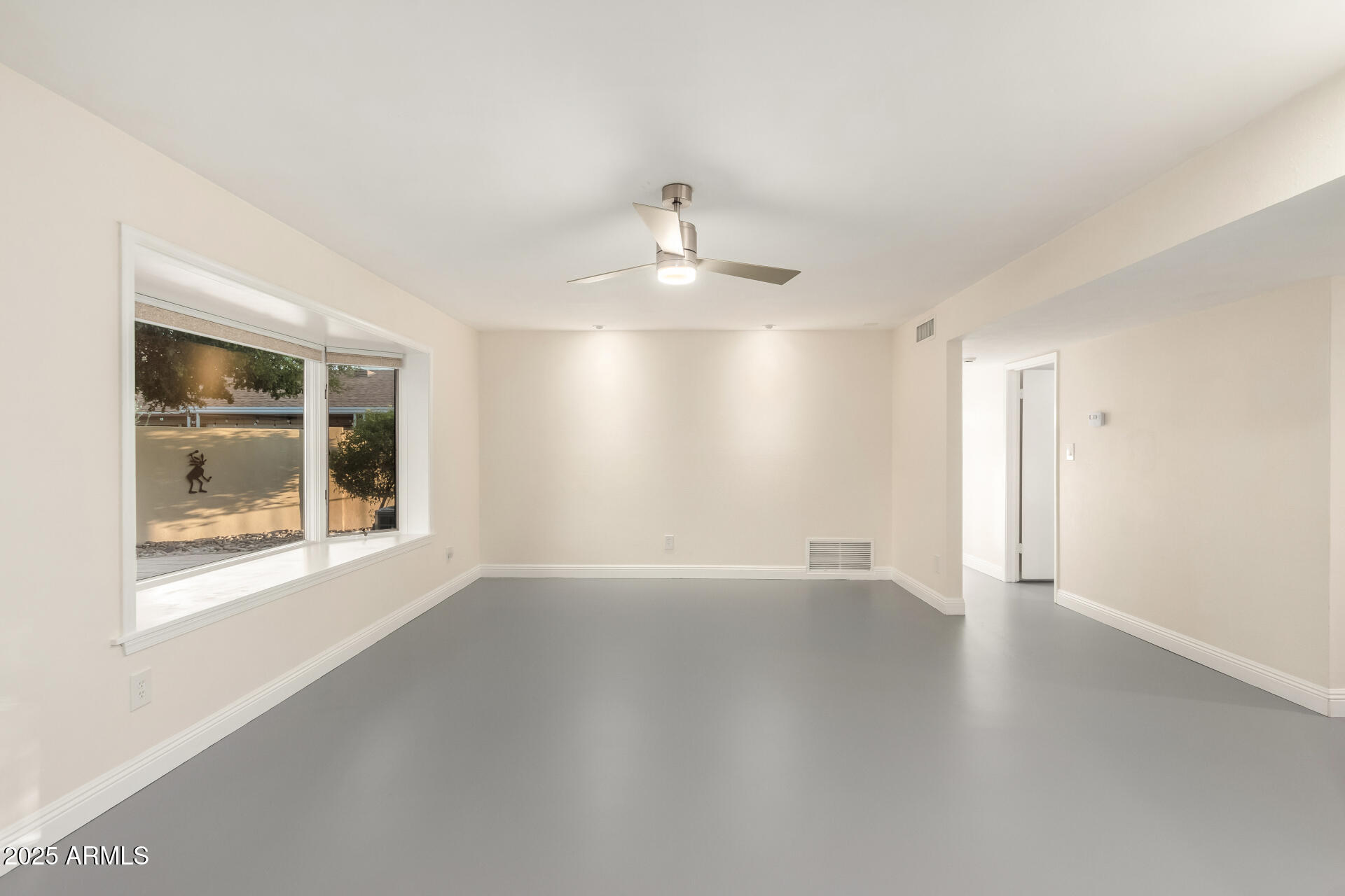 2607 N 74TH Place