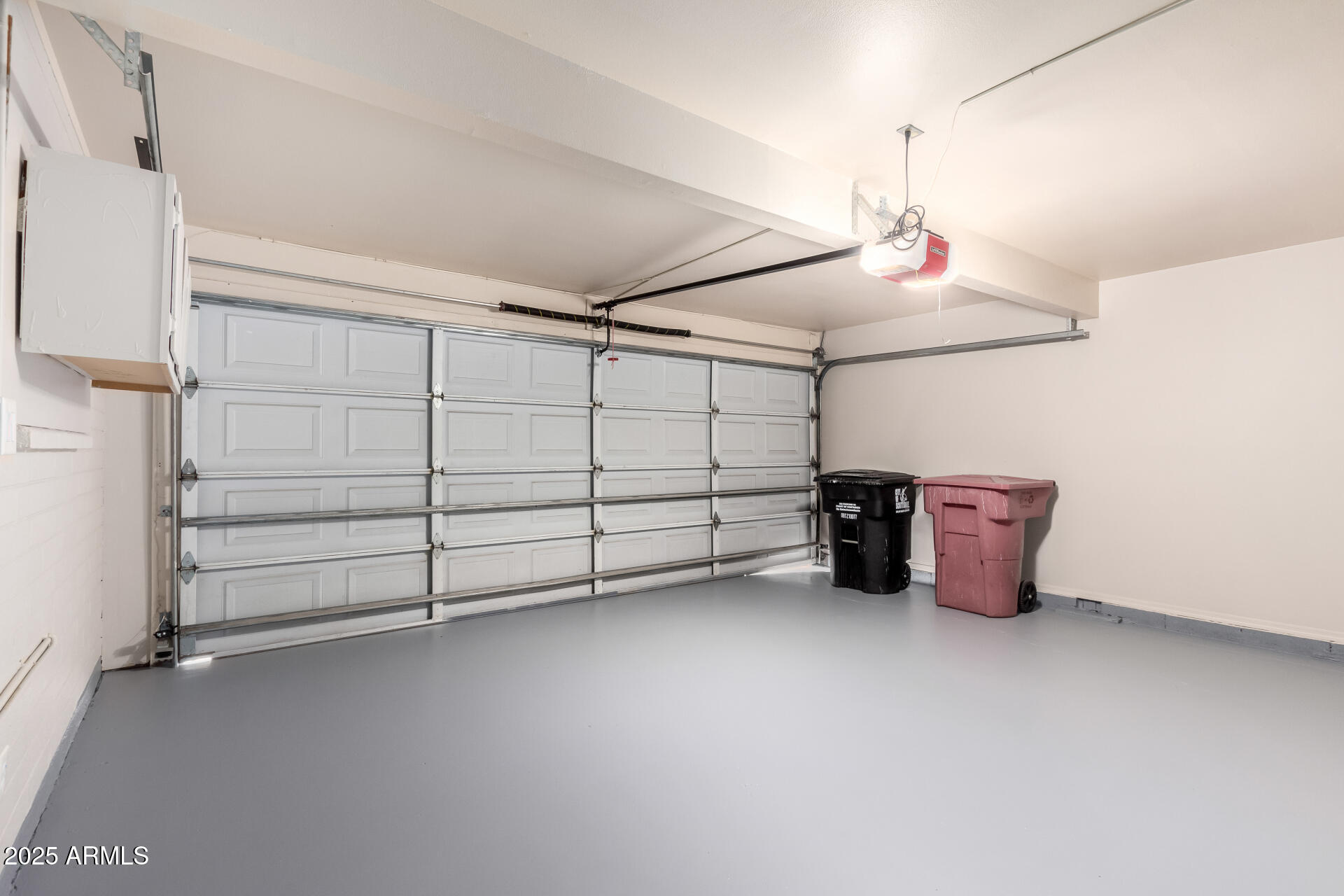 2607 N 74TH Place