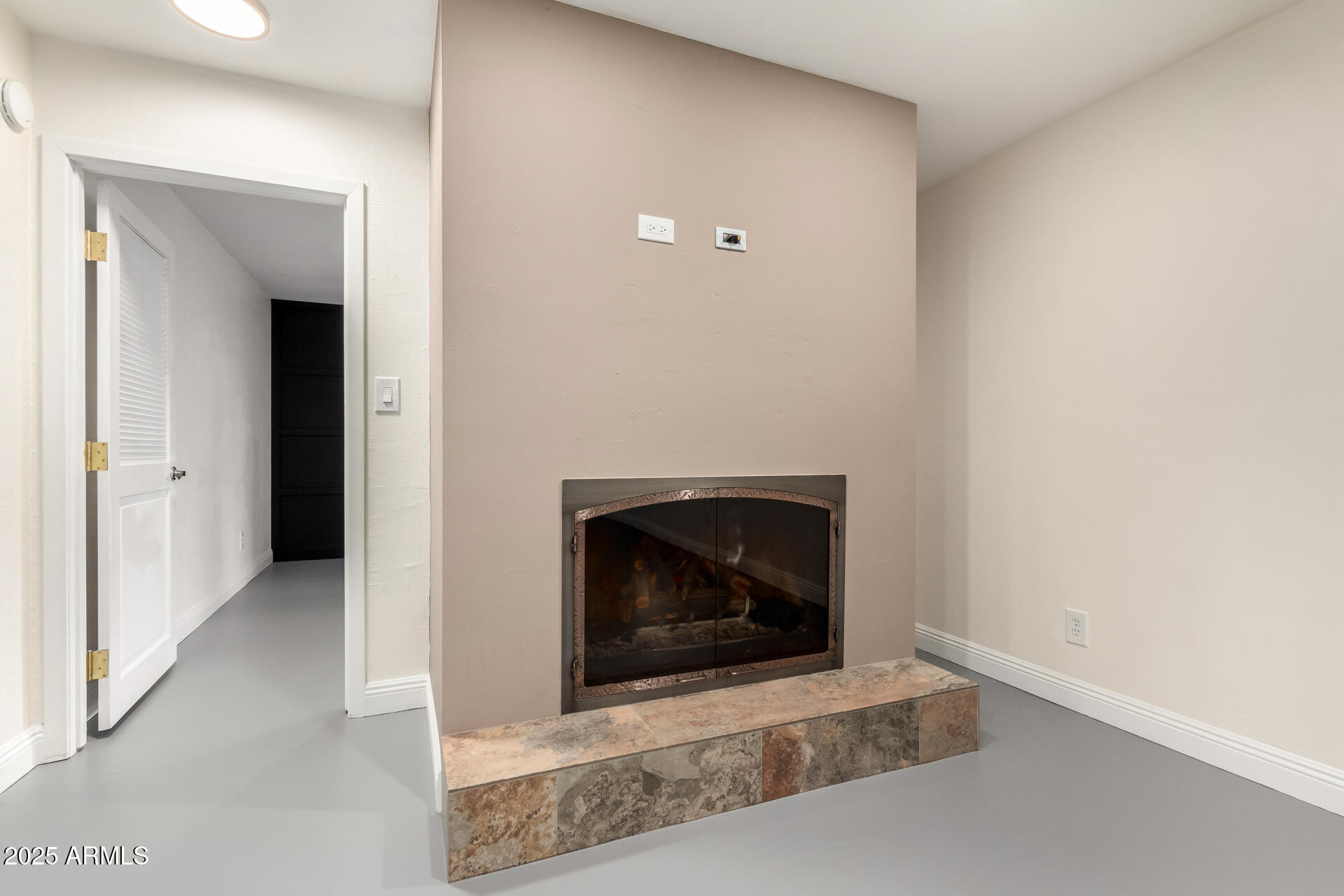 2607 N 74TH Place