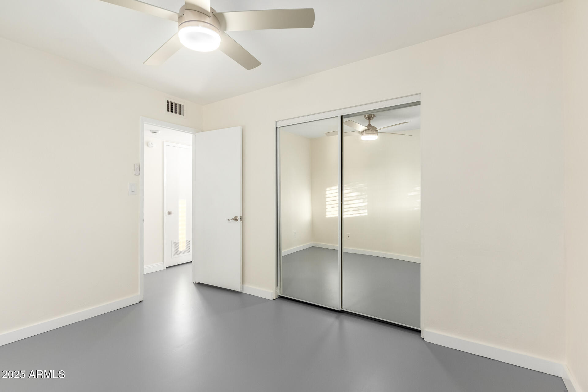 2607 N 74TH Place