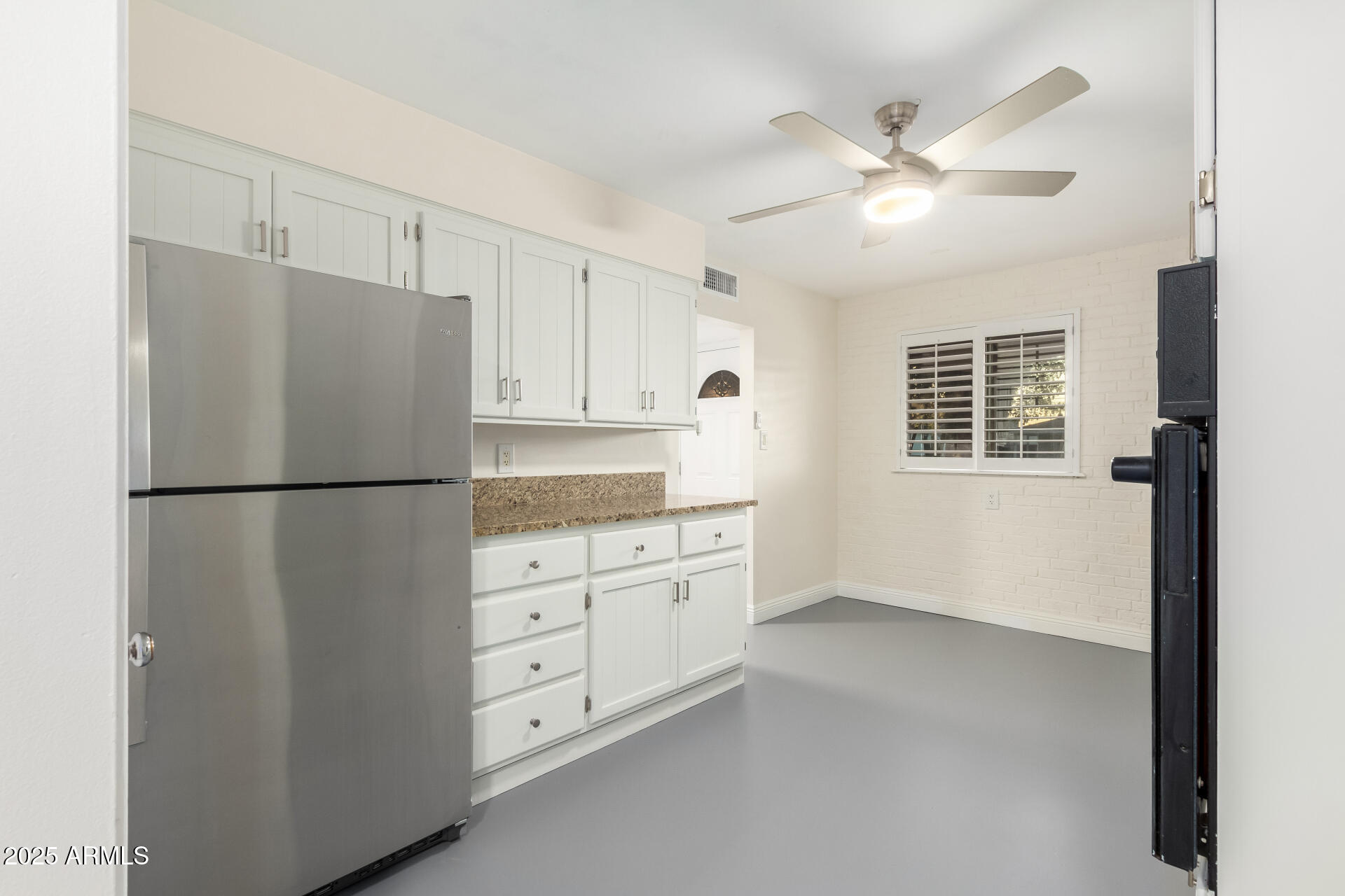 2607 N 74TH Place