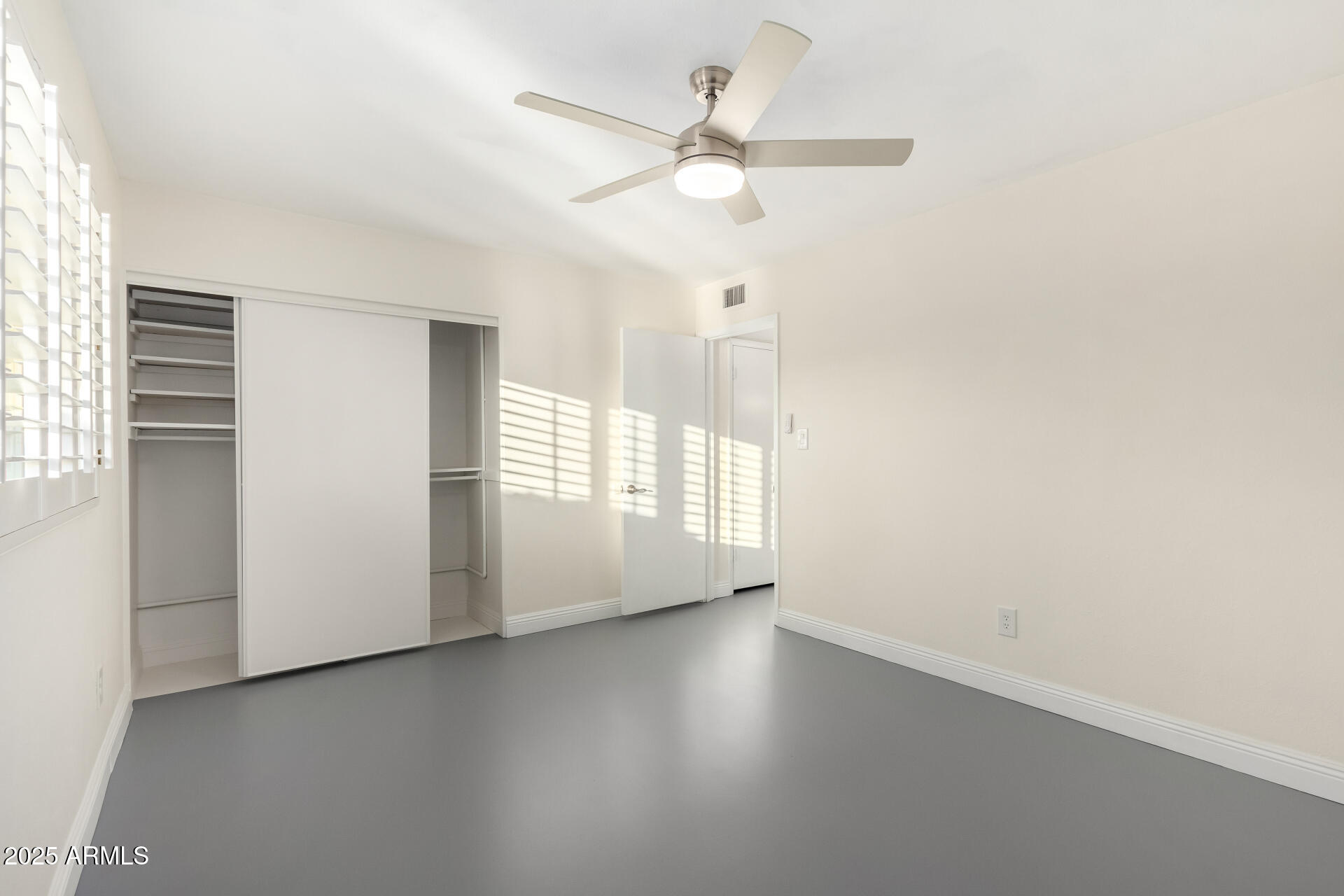 2607 N 74TH Place