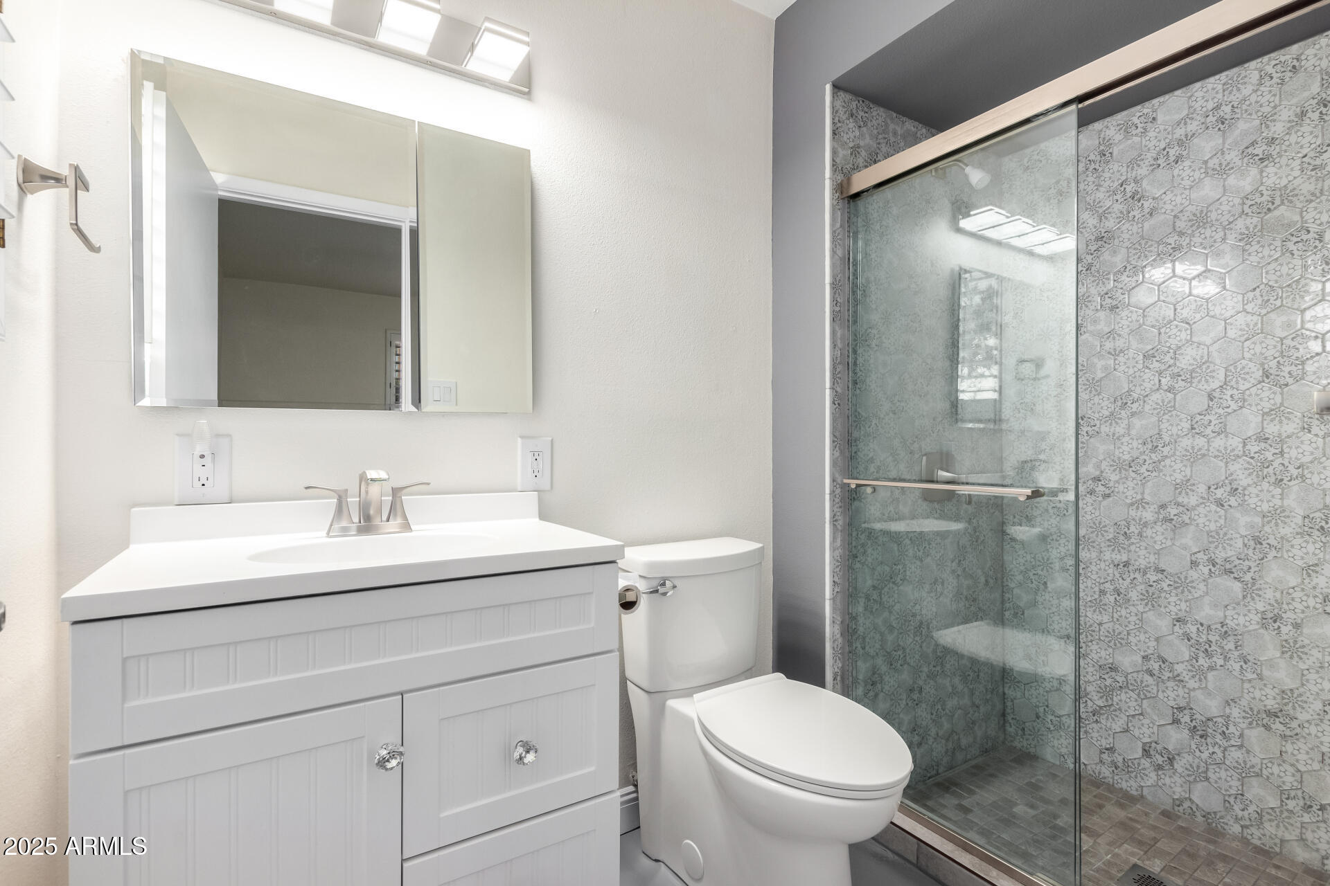 2607 N 74TH Place