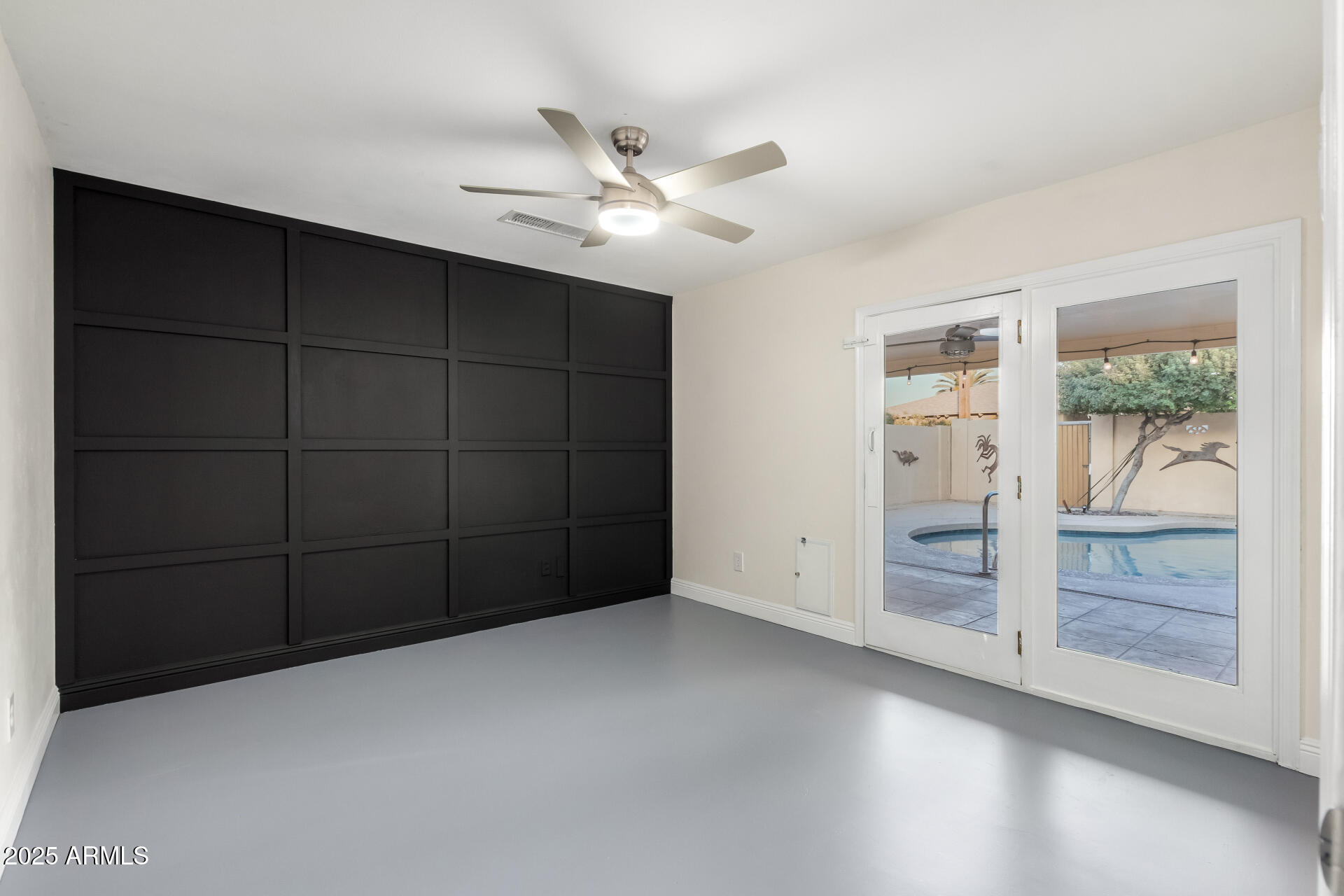 2607 N 74TH Place