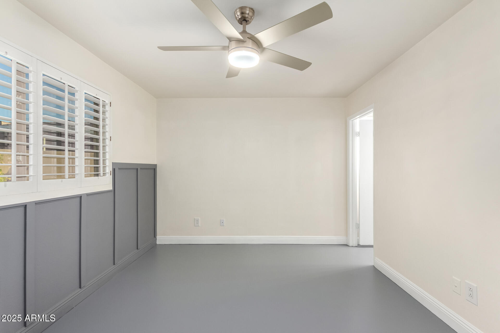 2607 N 74TH Place