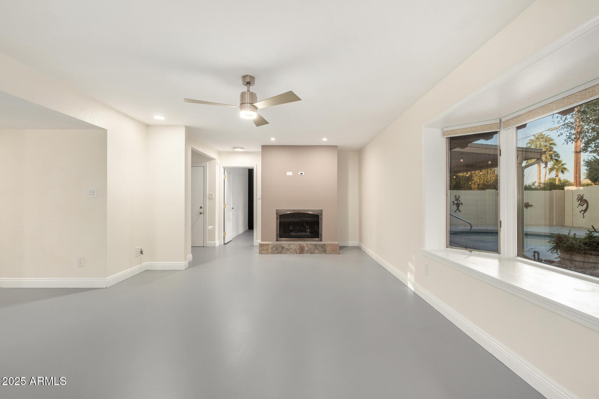 2607 N 74TH Place