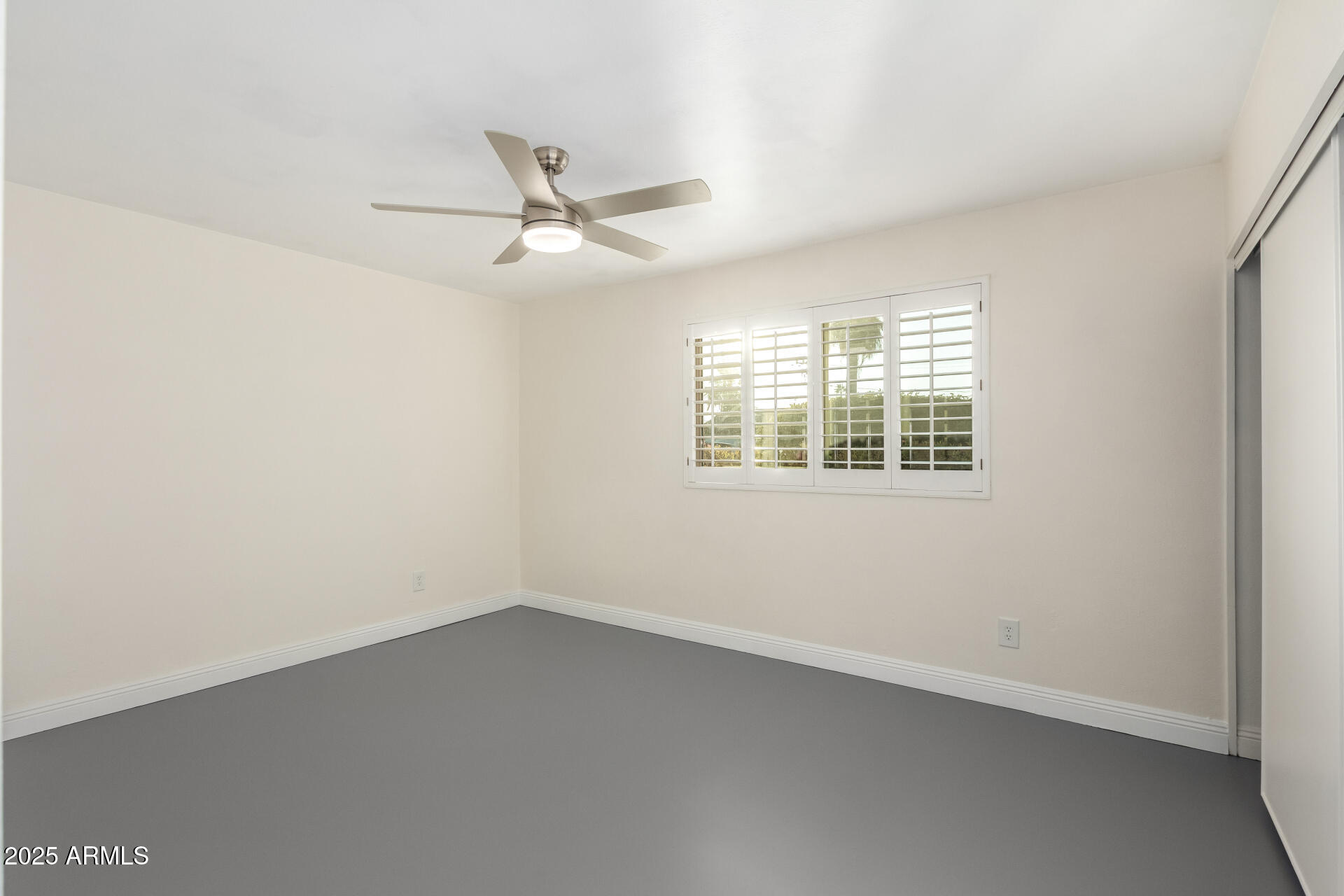 2607 N 74TH Place