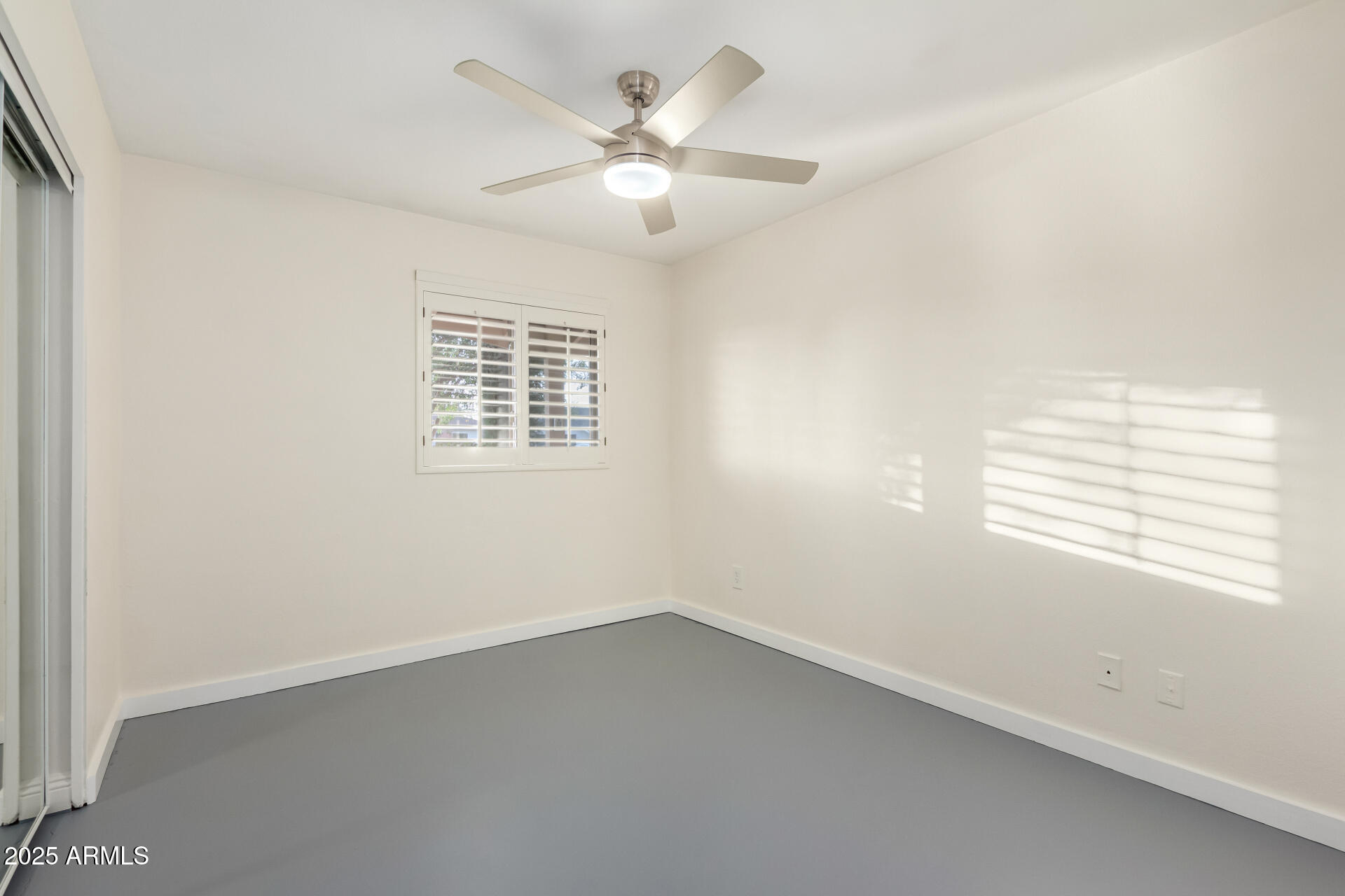 2607 N 74TH Place