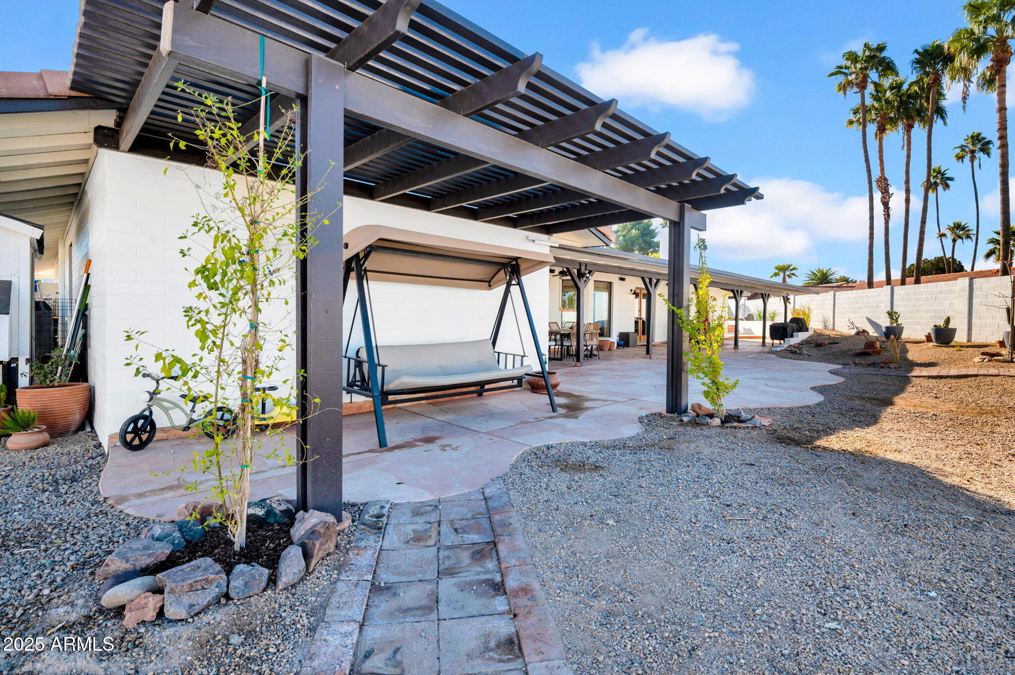 214 E MARCONI Avenue