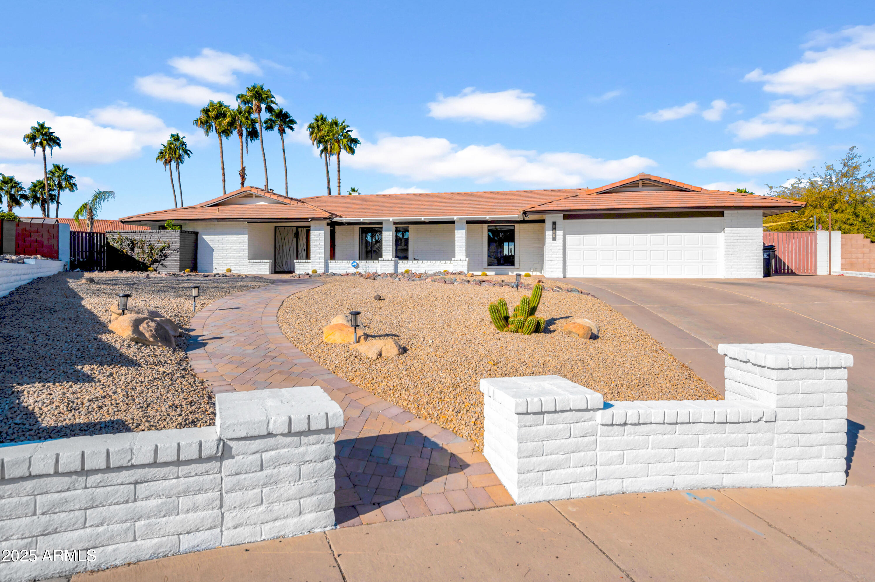 214 E MARCONI Avenue