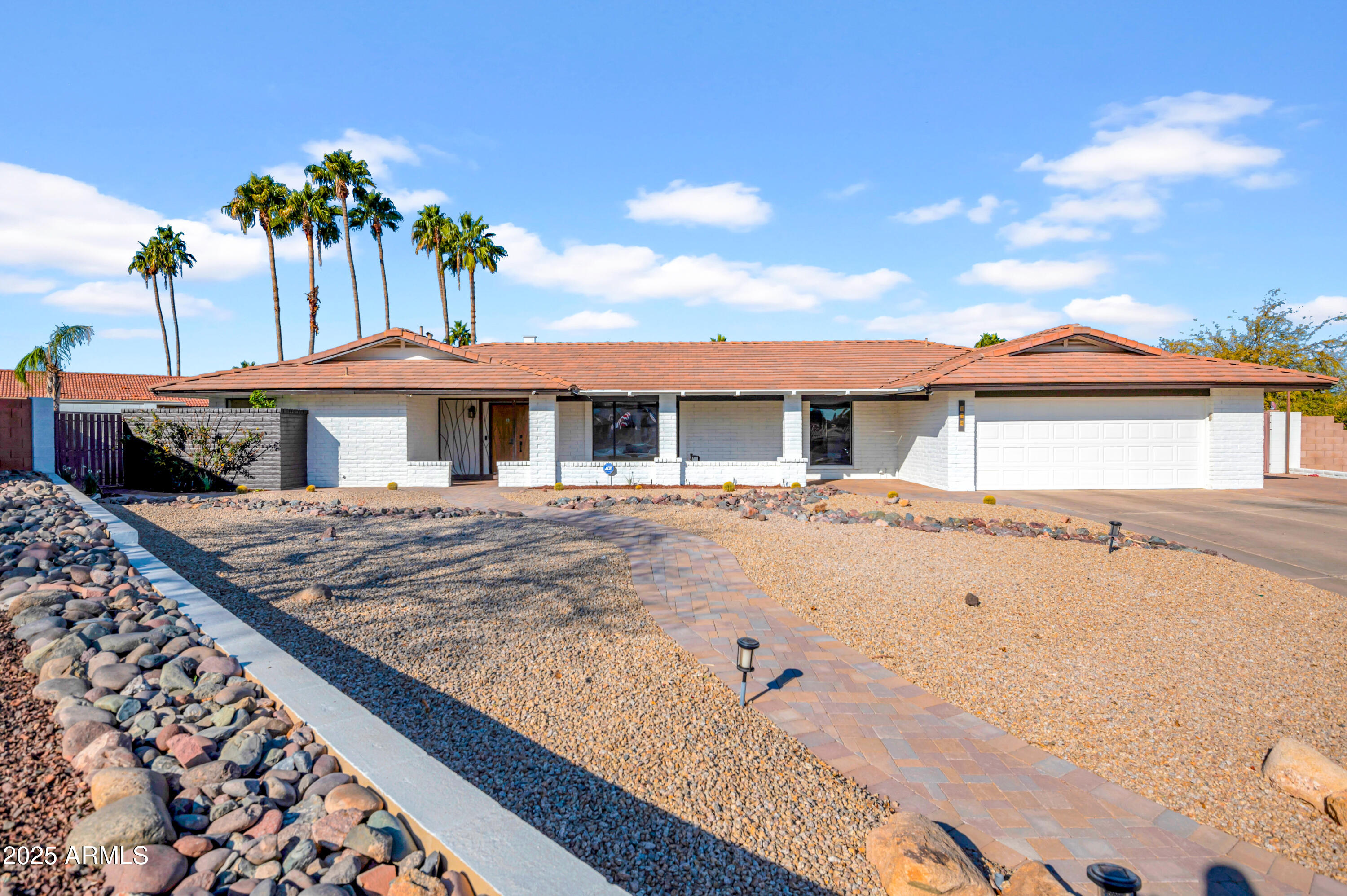 214 E MARCONI Avenue