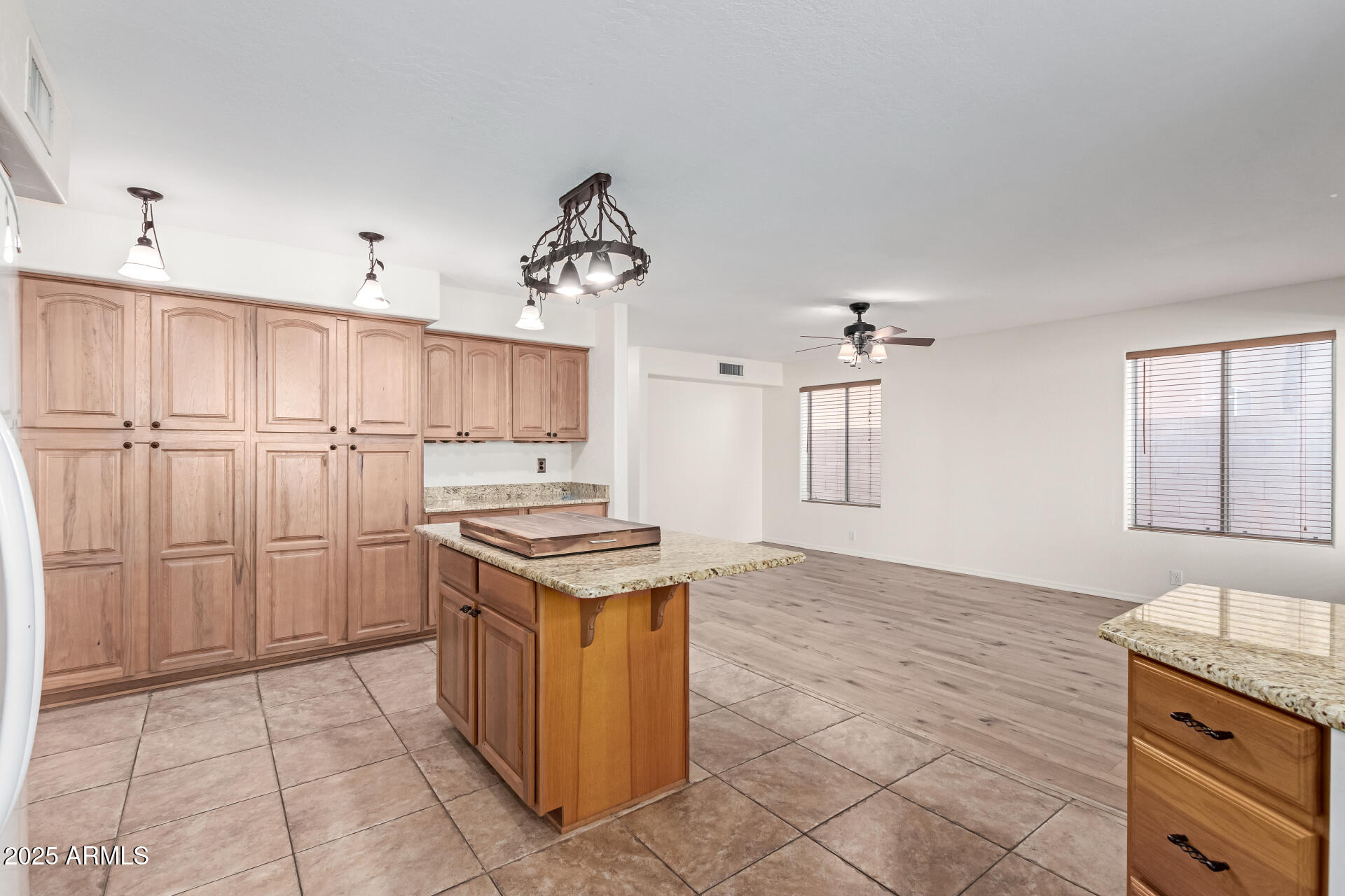 4248 E RAVEN Road