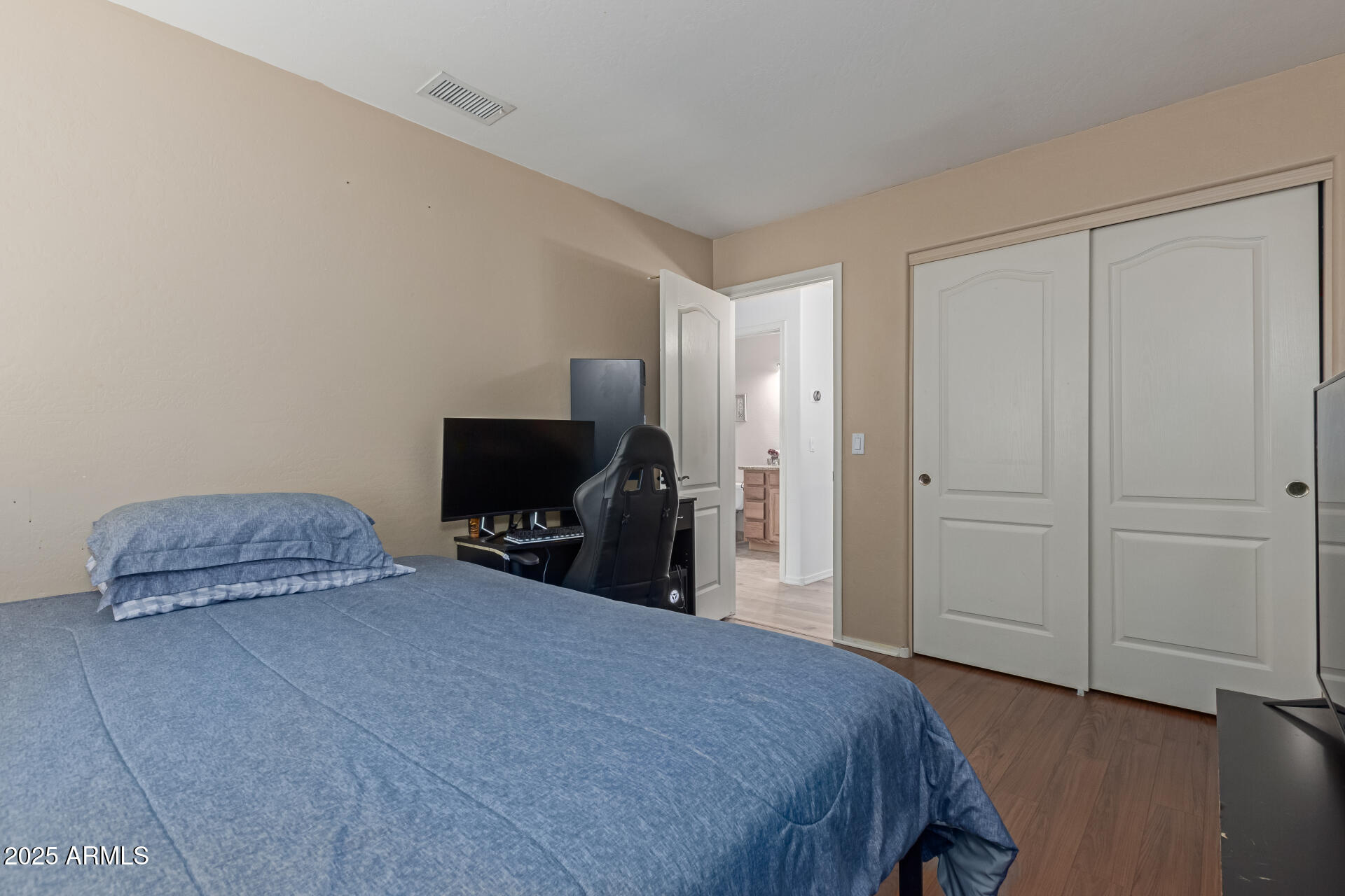 4248 E RAVEN Road