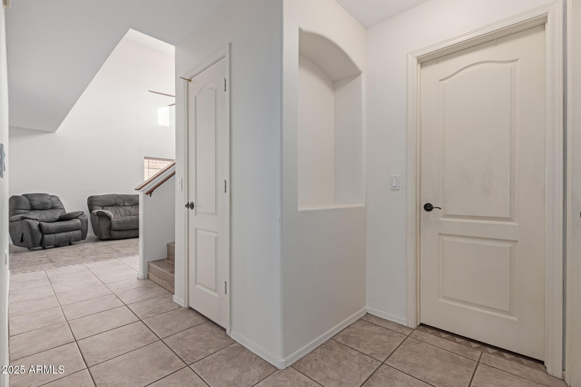 4248 E RAVEN Road