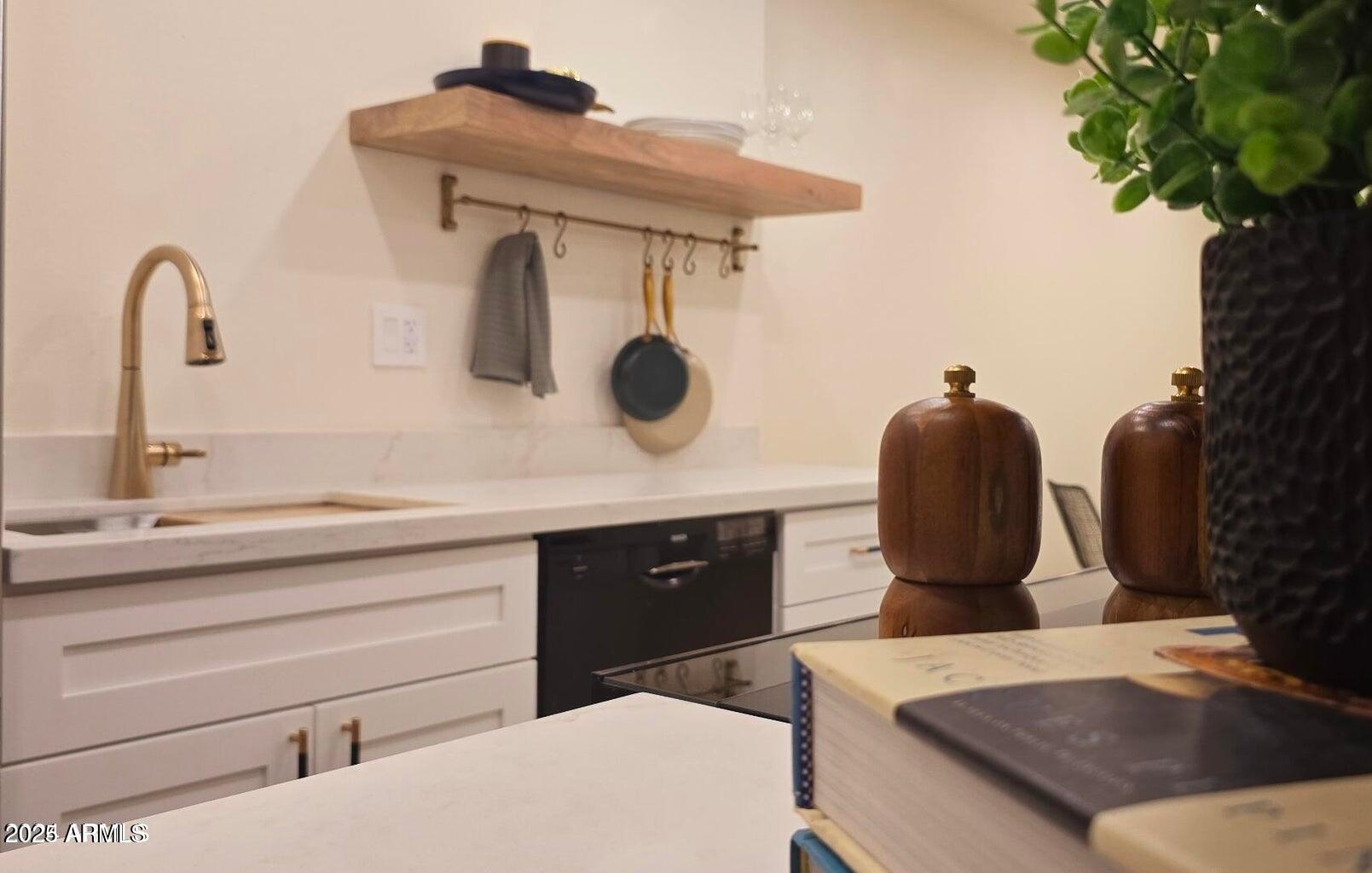 5525 E THOMAS Road # M15